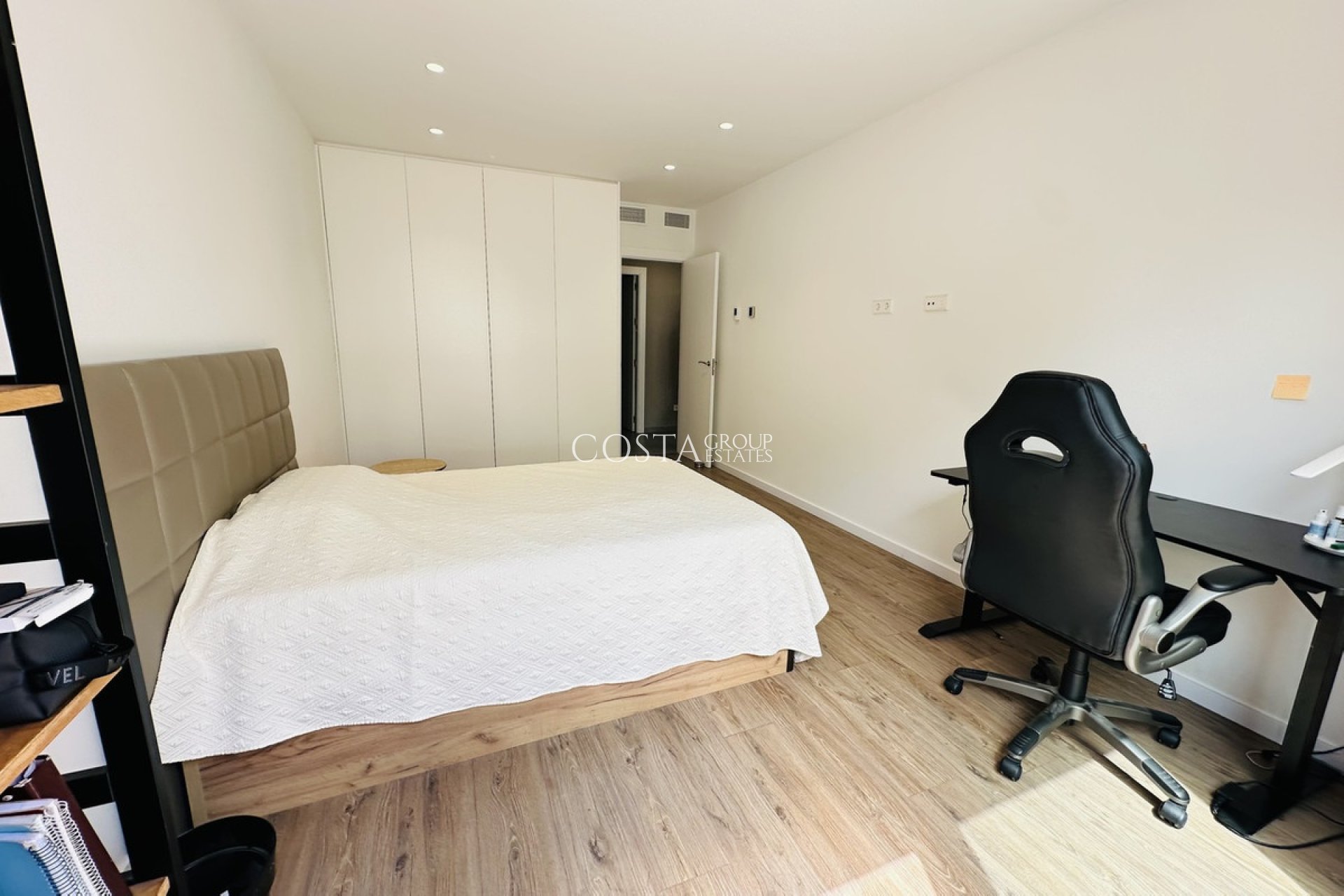 Herverkoop - Villa -
Orihuela - Las Colinas Golf