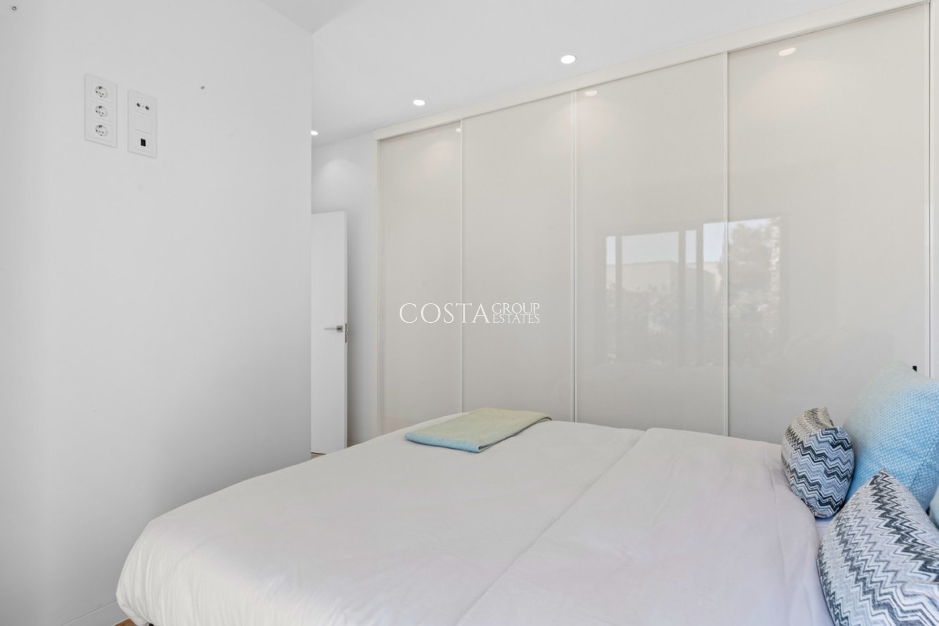 Herverkoop - Villa -
Orihuela - Las Colinas Golf