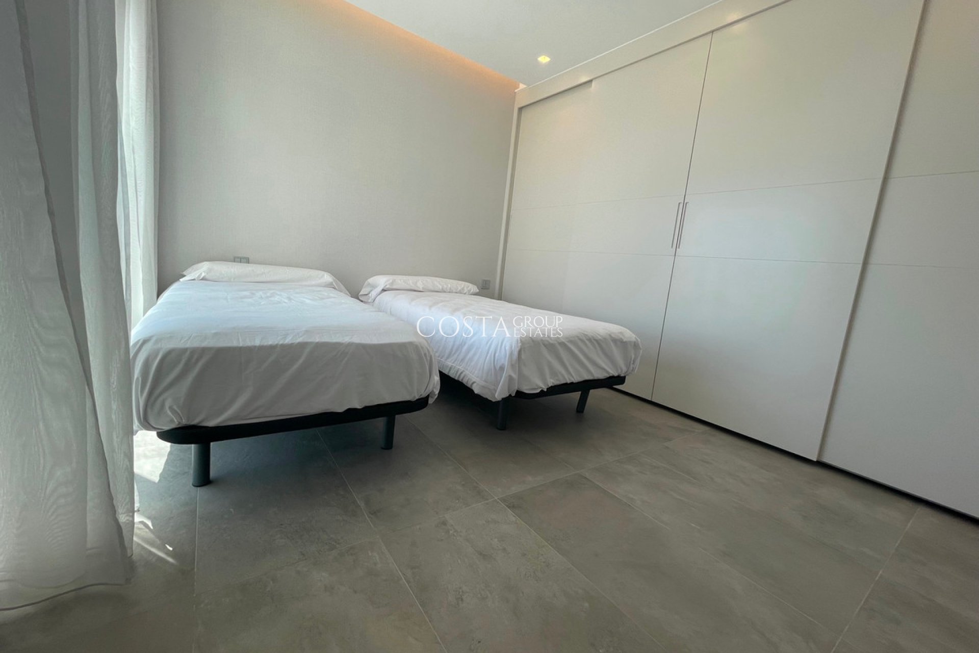 Herverkoop - Villa -
Orihuela - Las Colinas Golf