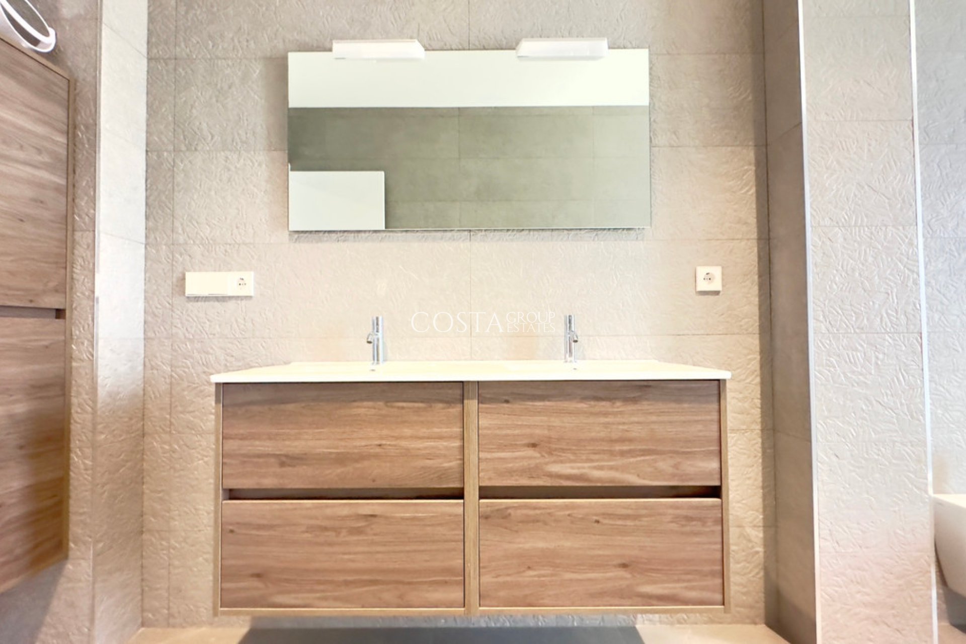 Herverkoop - Villa -
Orihuela - Las Colinas Golf