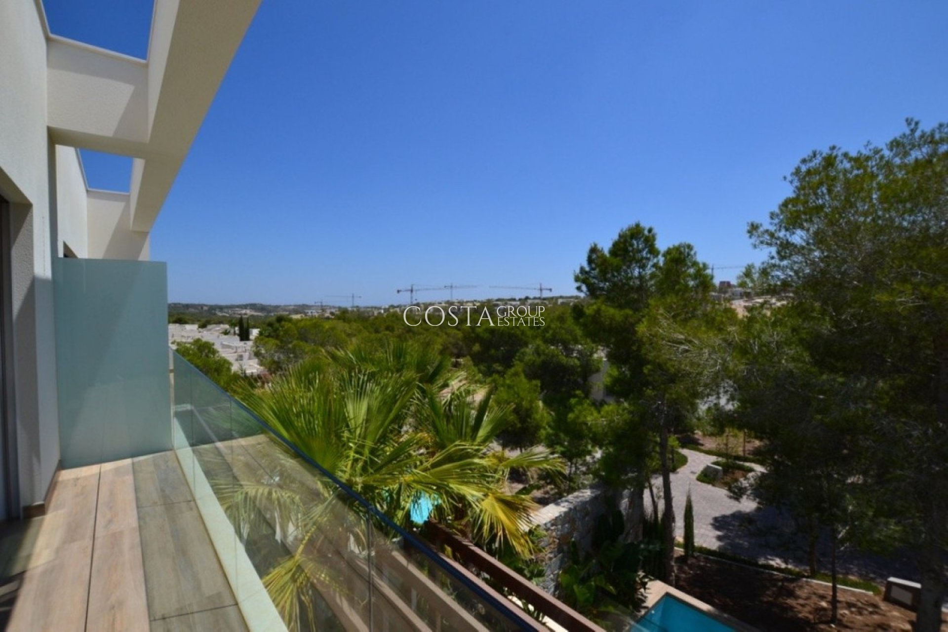 Herverkoop - Villa -
Orihuela - Las Colinas Golf
