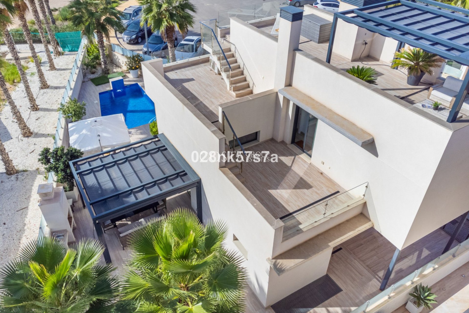 Herverkoop - Villa -
Orihuela - Lomas de Cabo Roig