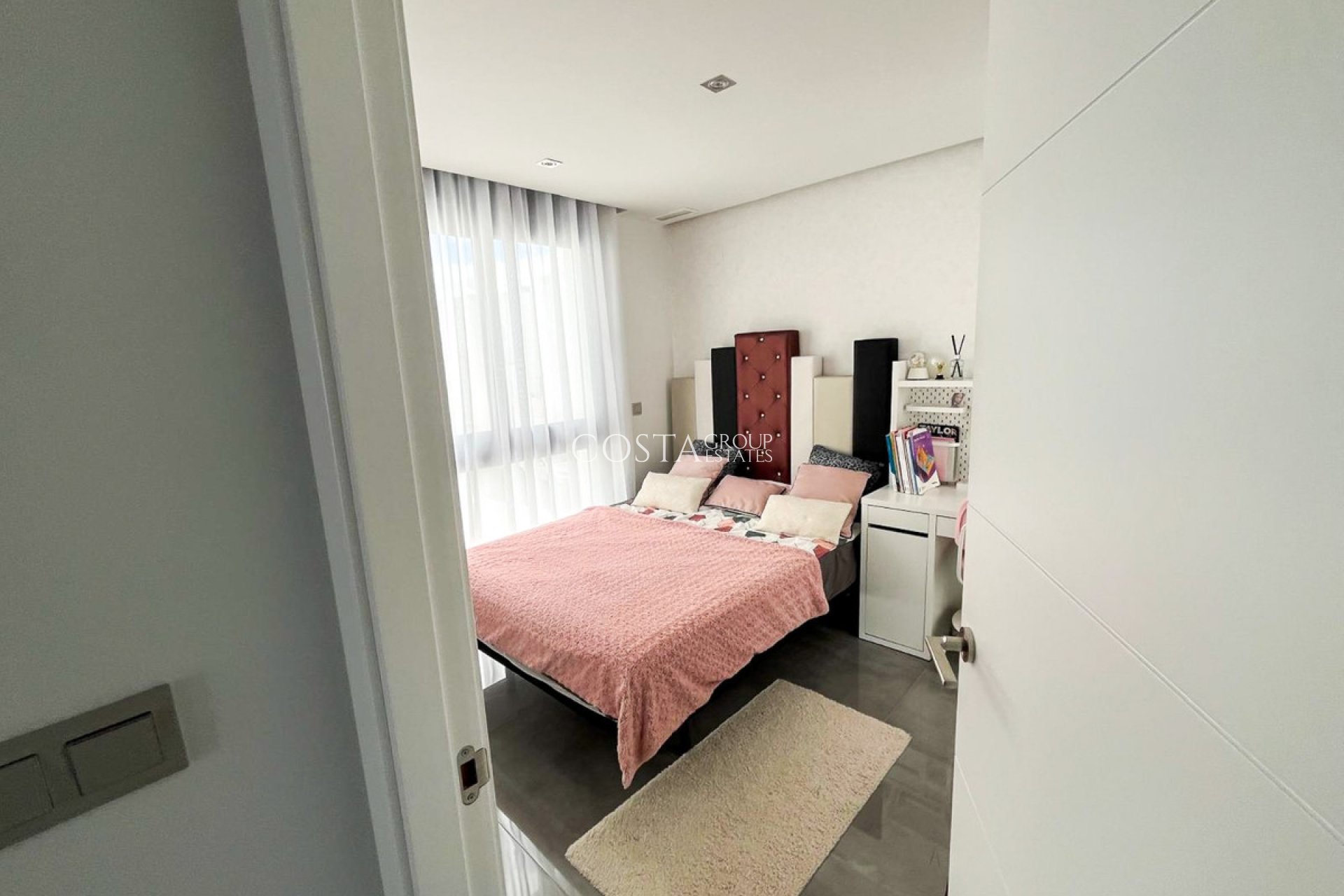 Herverkoop - Villa -
Orihuela - Los Altos