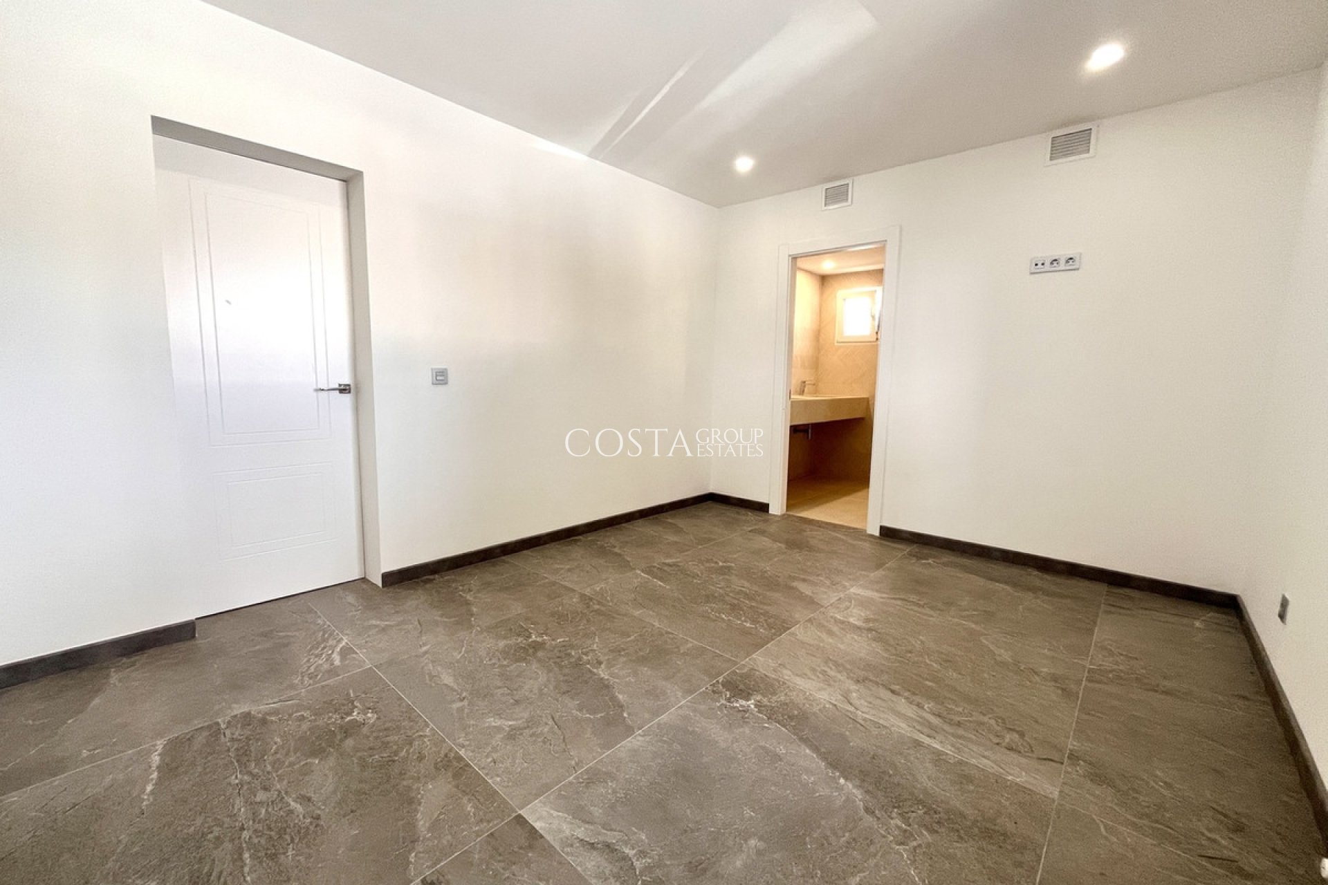 Herverkoop - Villa -
Orihuela - Los Balcones