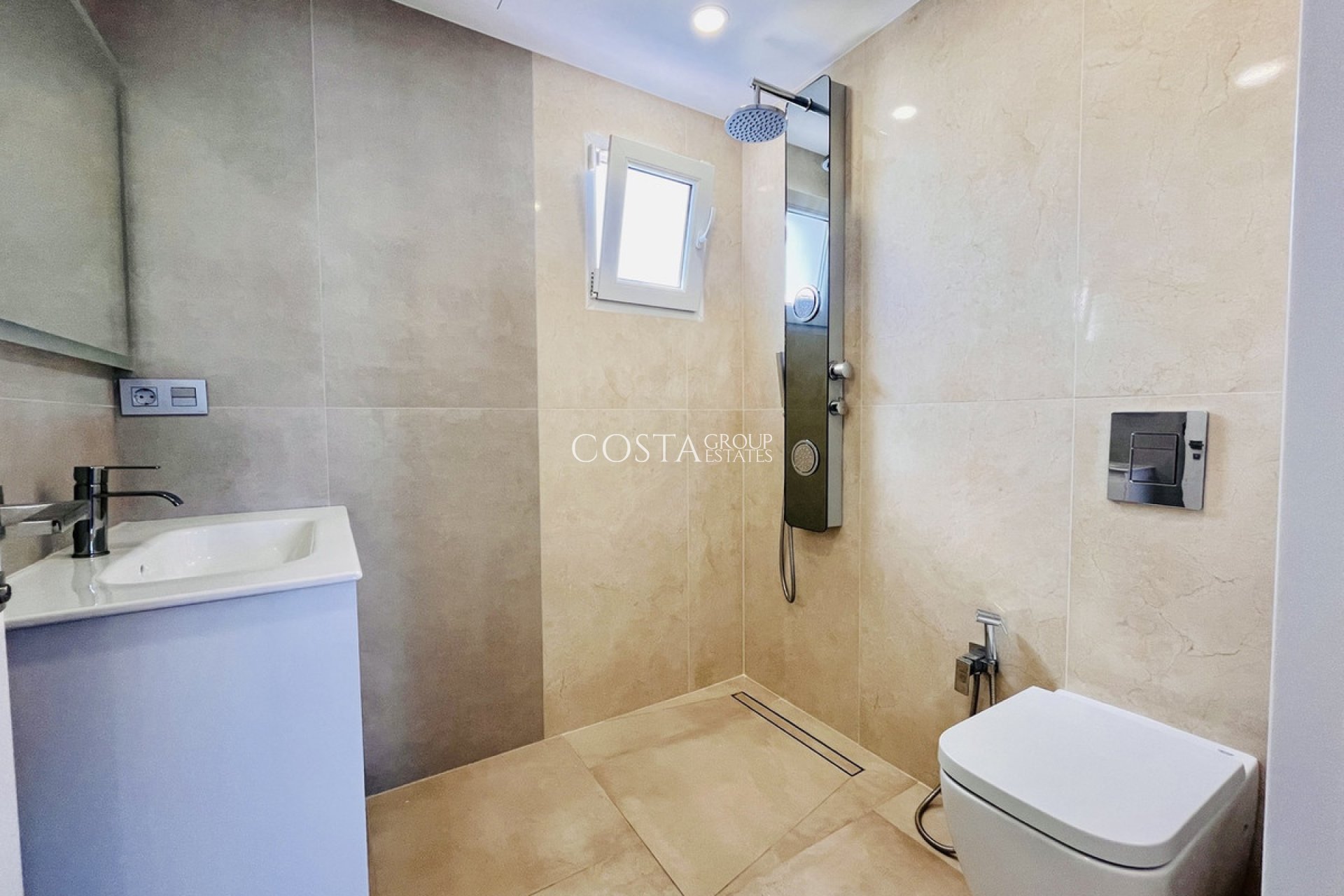 Herverkoop - Villa -
Orihuela - Los Balcones