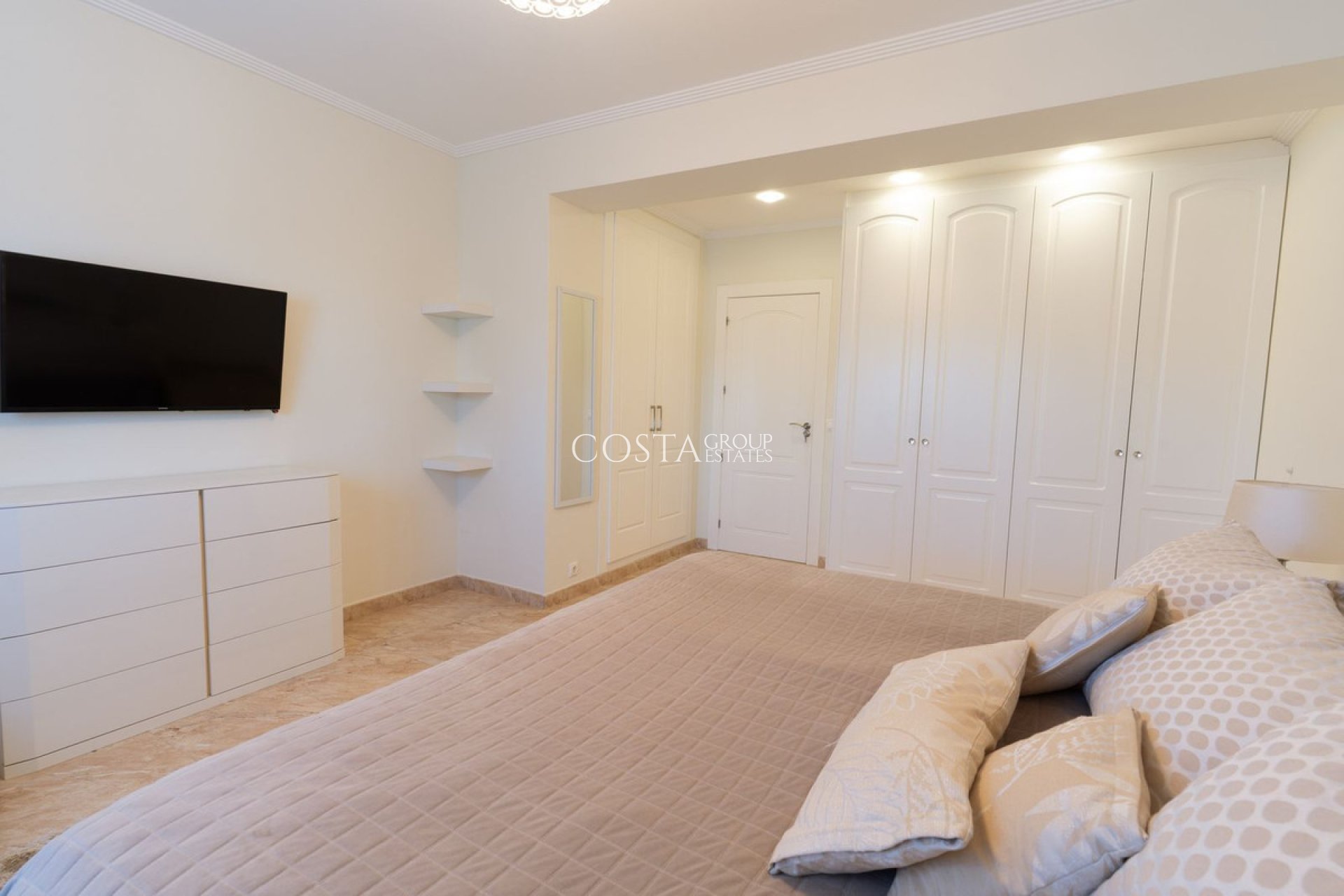 Herverkoop - Villa -
Orihuela - Los Balcones