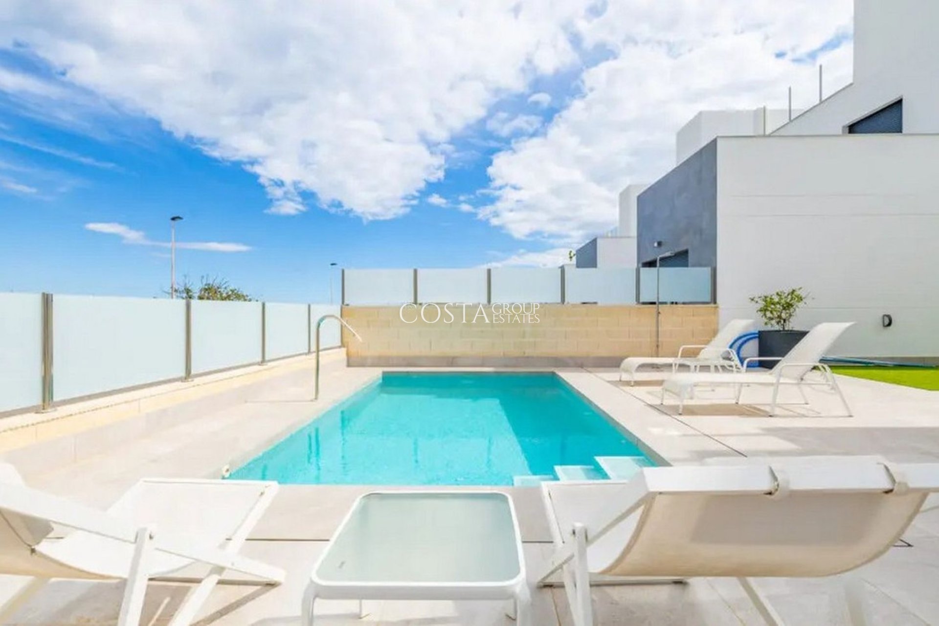 Herverkoop - Villa -
Orihuela - Los Balcones