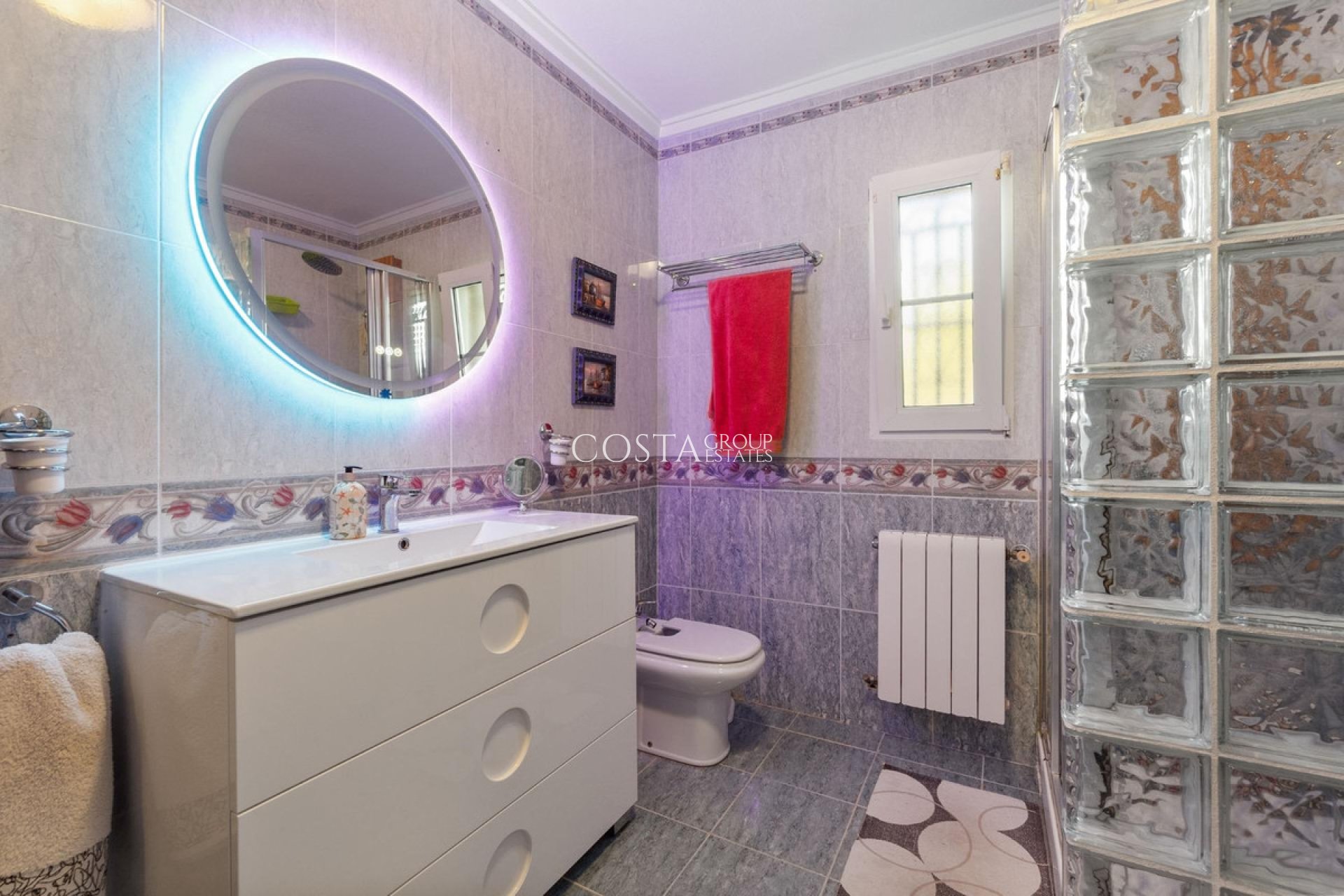 Herverkoop - Villa -
Orihuela - Los Balcones