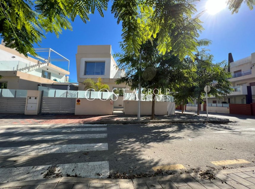 Herverkoop - Villa -
Orihuela - Mil Palmeras