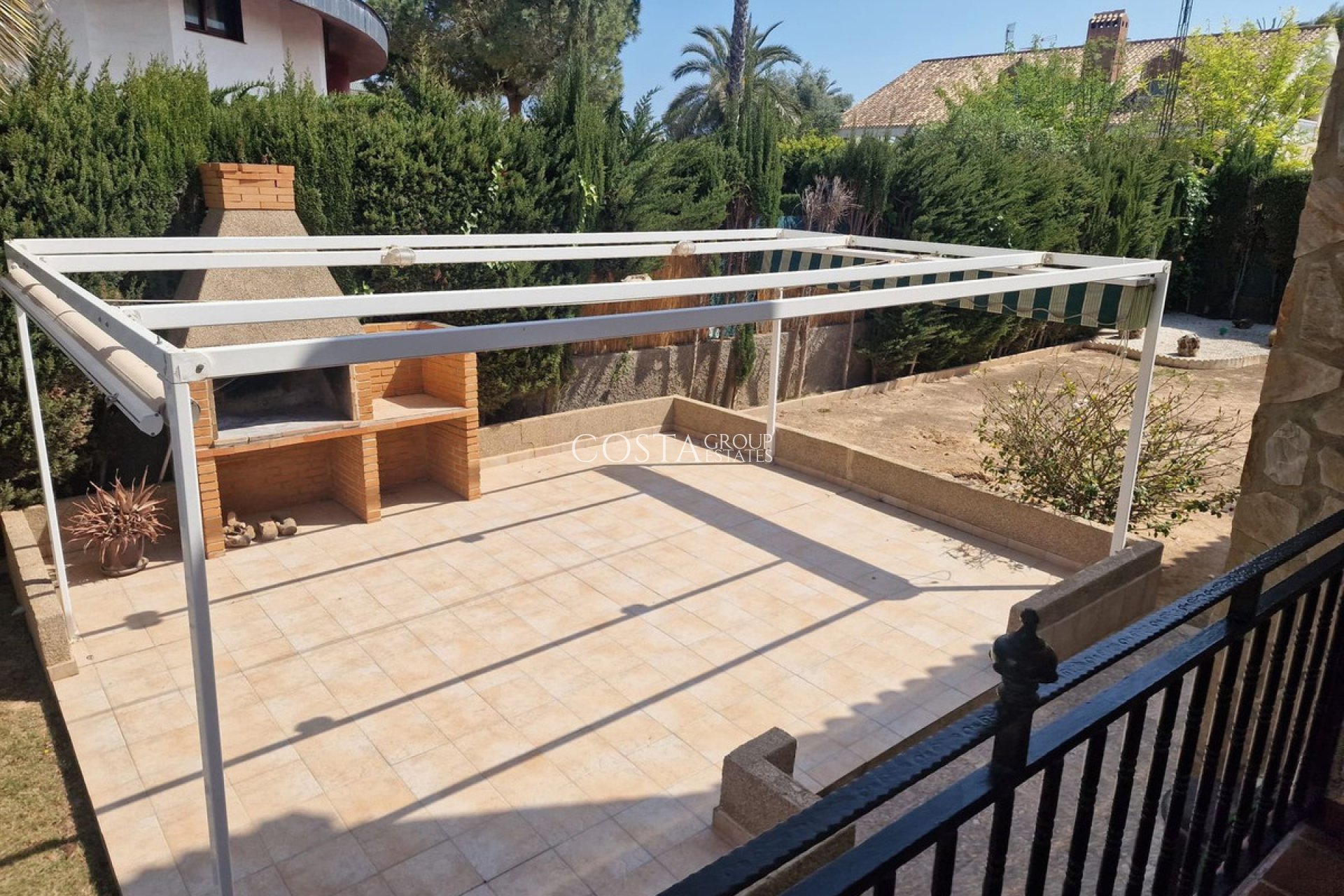 Herverkoop - Villa -
Orihuela - Mil Palmeras