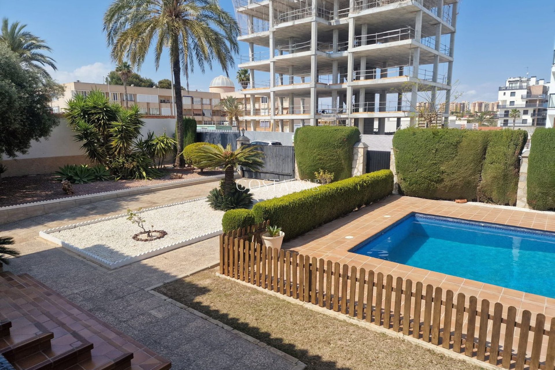 Herverkoop - Villa -
Orihuela - Mil Palmeras