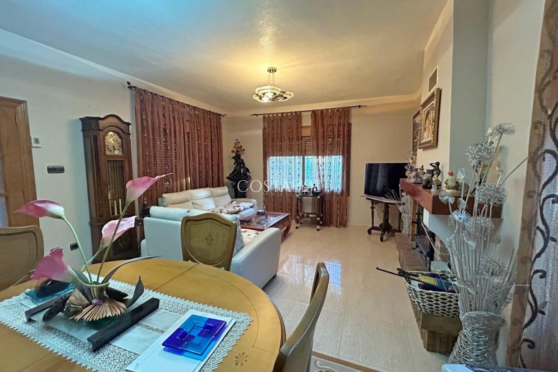 Herverkoop - Villa -
Orihuela - Orihuela Costa