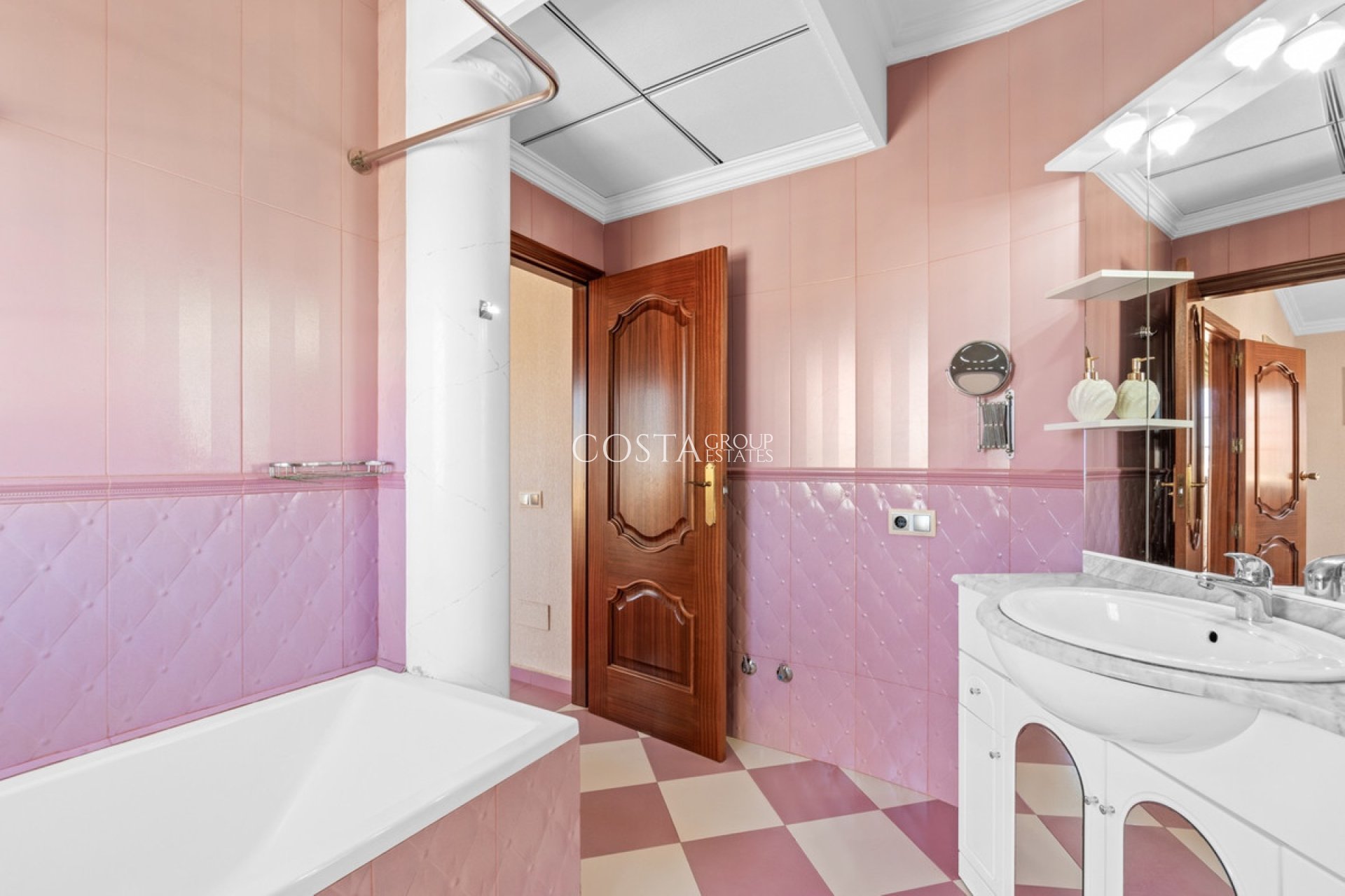 Herverkoop - Villa -
Orihuela - Playa Flamenca