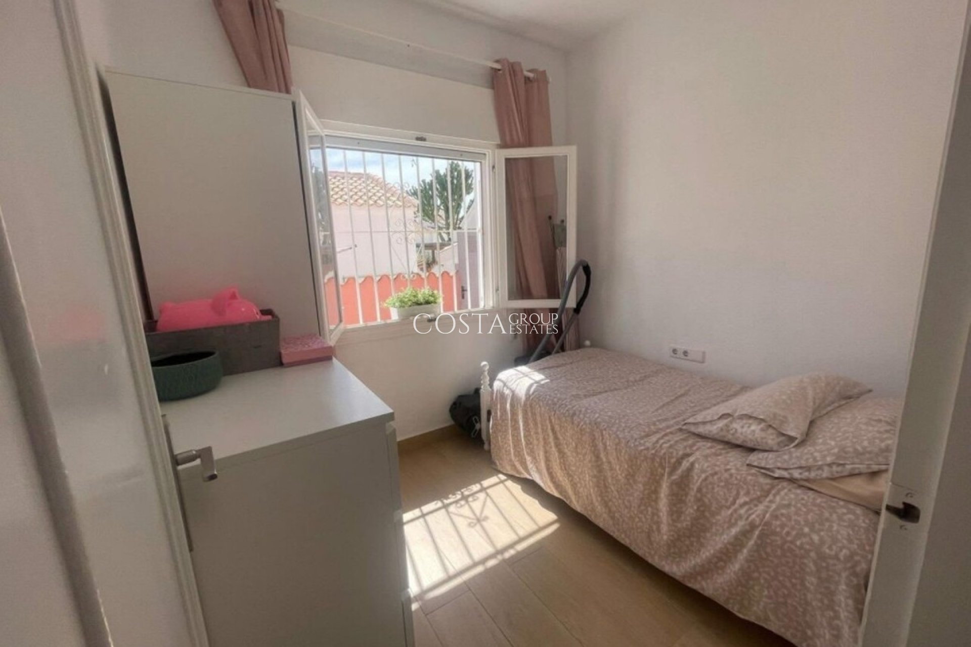 Herverkoop - Villa -
Orihuela - Playa Flamenca