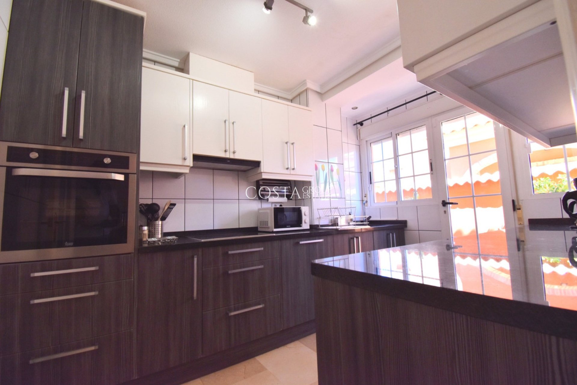 Herverkoop - Villa -
Orihuela - Playa Flamenca