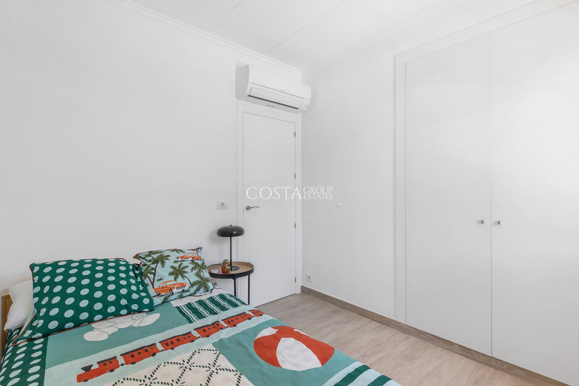 Herverkoop - Villa -
Orihuela - Punta Prima