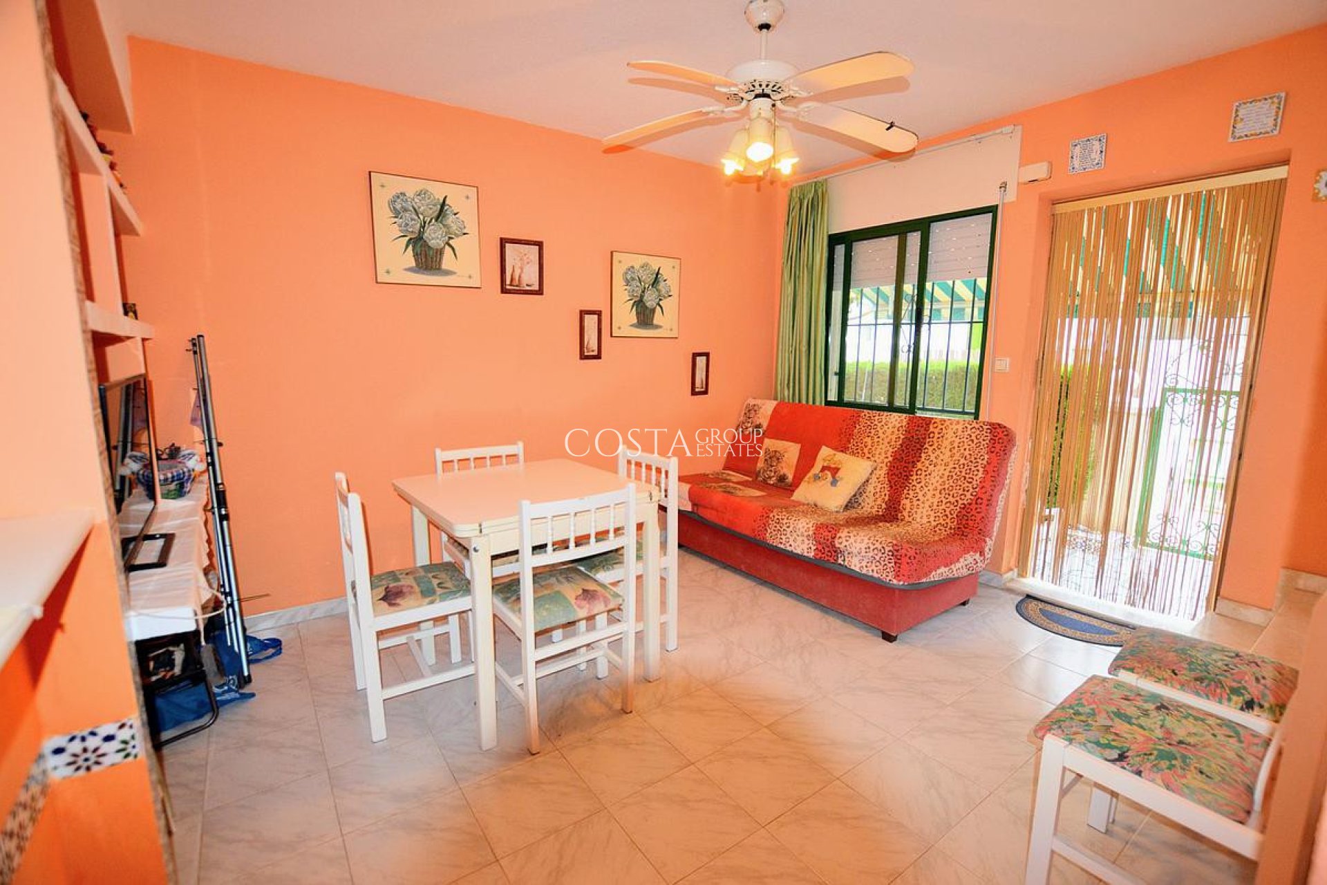 Herverkoop - Villa -
Orihuela - Punta Prima