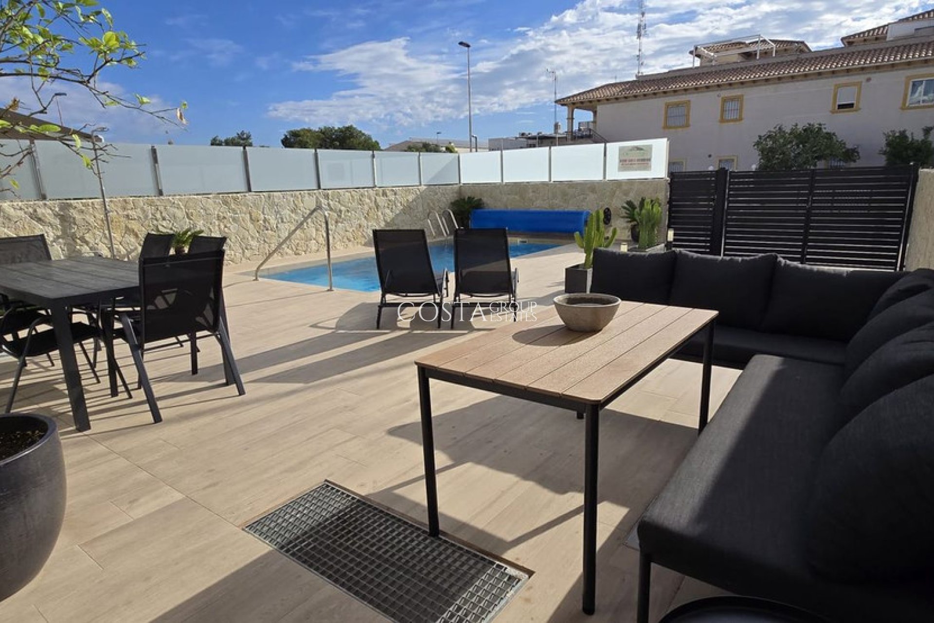 Herverkoop - Villa -
Orihuela - Punta Prima