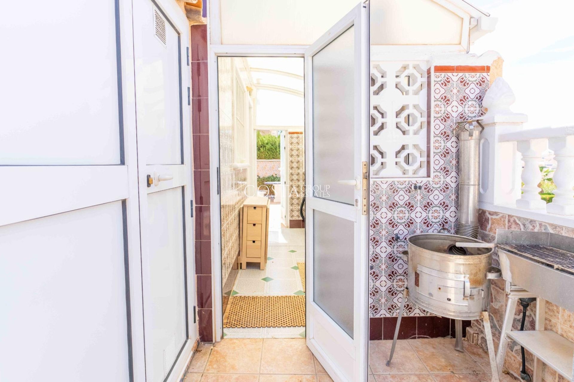 Herverkoop - Villa -
Orihuela - Punta Prima