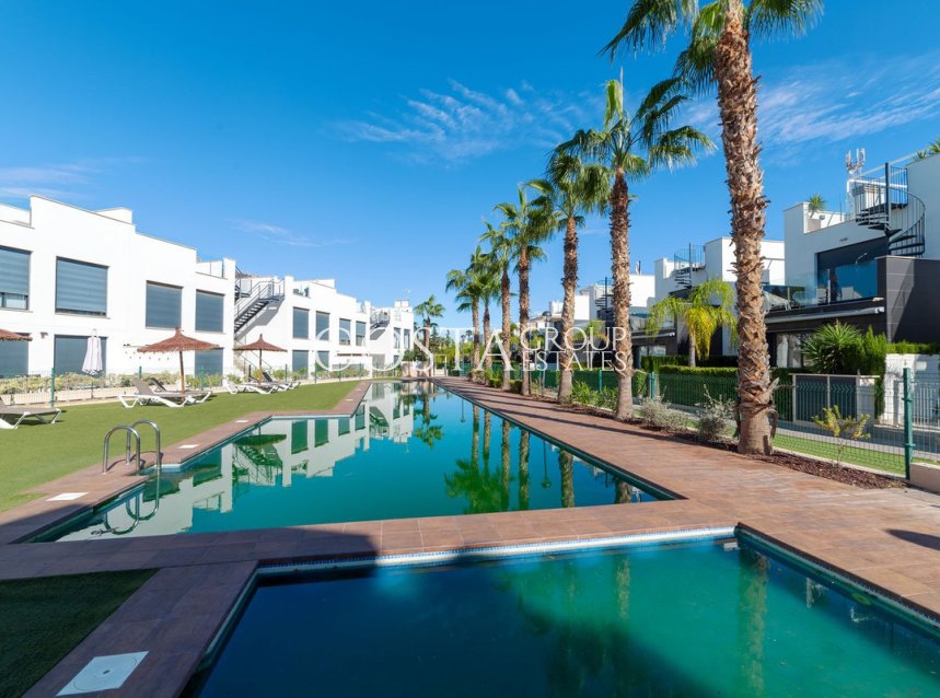 Herverkoop - Villa -
Orihuela - Punta Prima