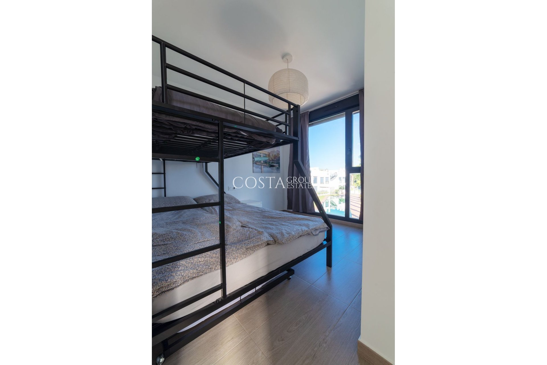 Herverkoop - Villa -
Orihuela - Punta Prima