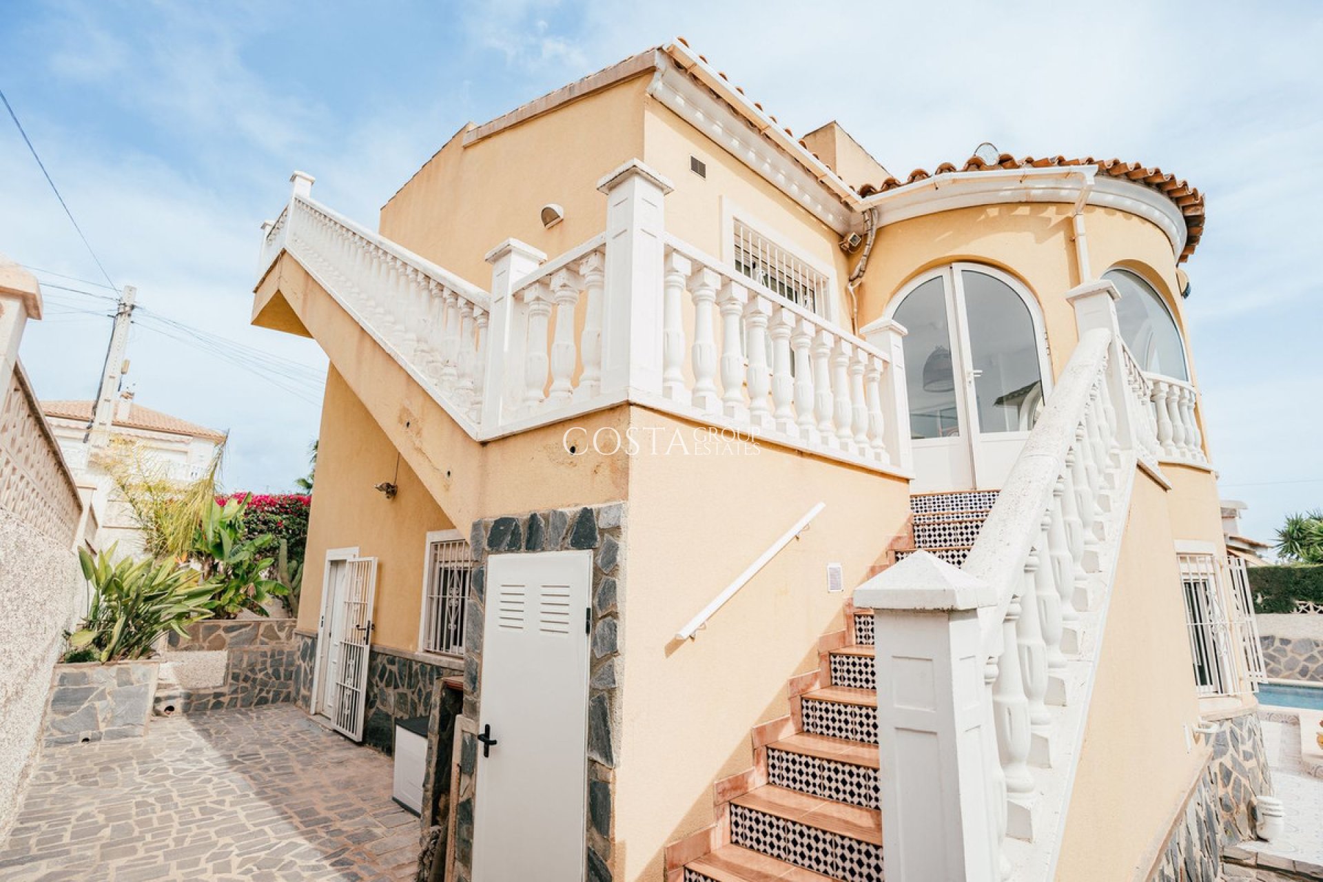 Herverkoop - Villa -
Orihuela - Villamartin