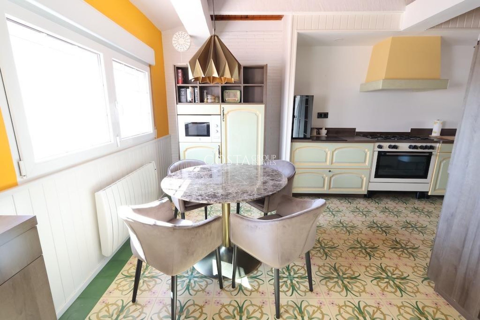 Herverkoop - Villa -
Orihuela - Villamartin