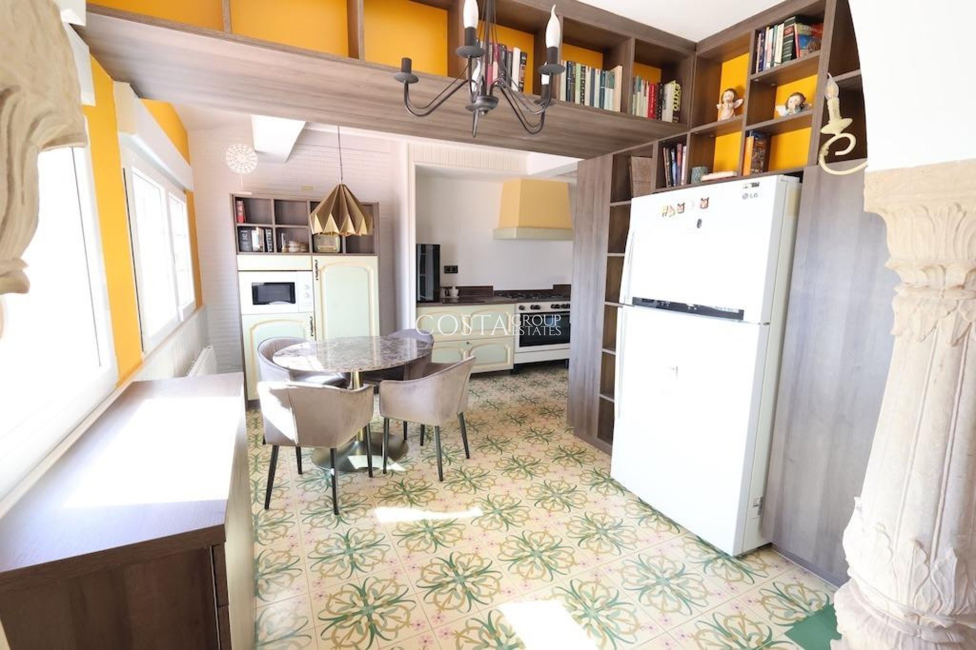 Herverkoop - Villa -
Orihuela - Villamartin