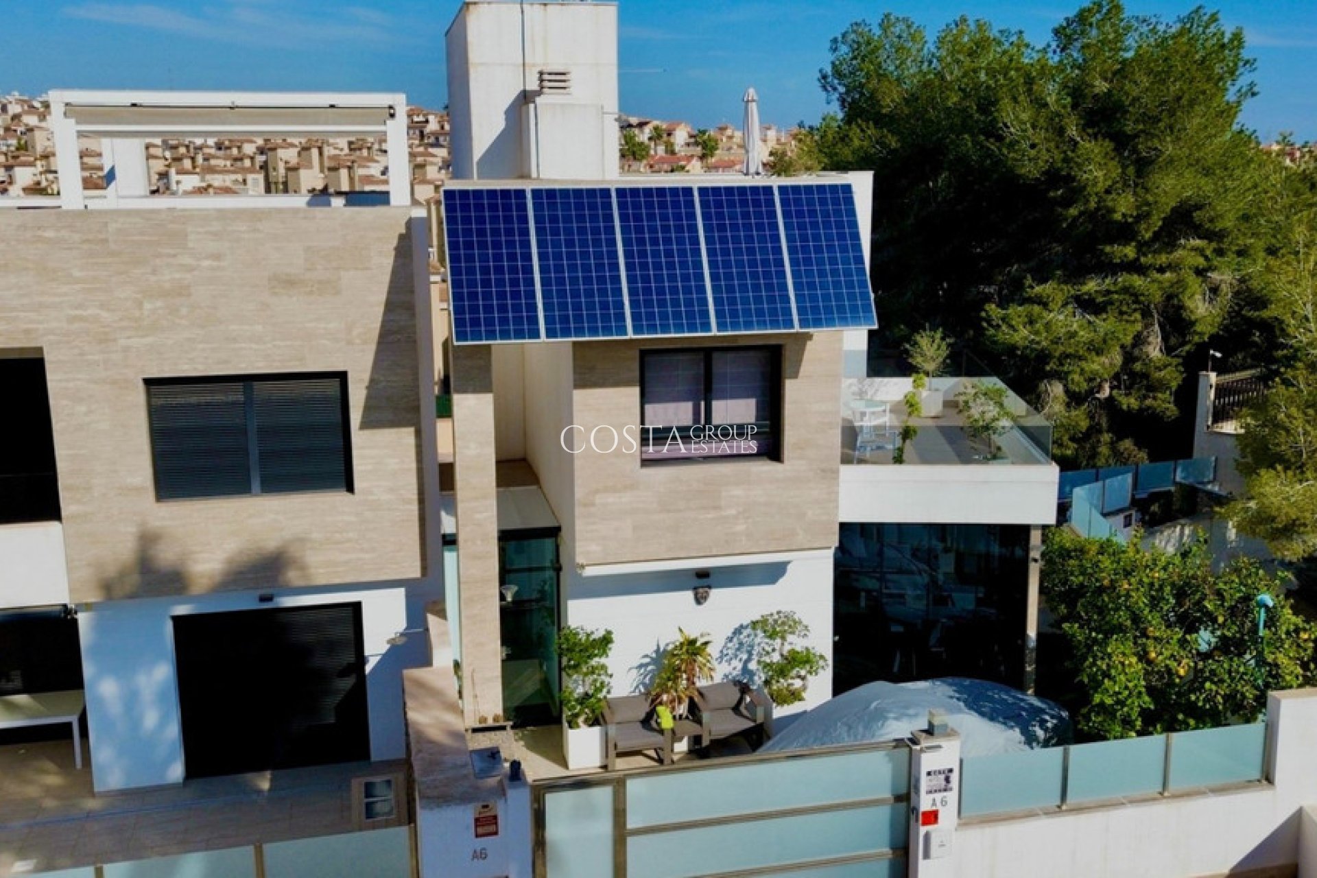 Herverkoop - Villa -
Orihuela - Villamartin