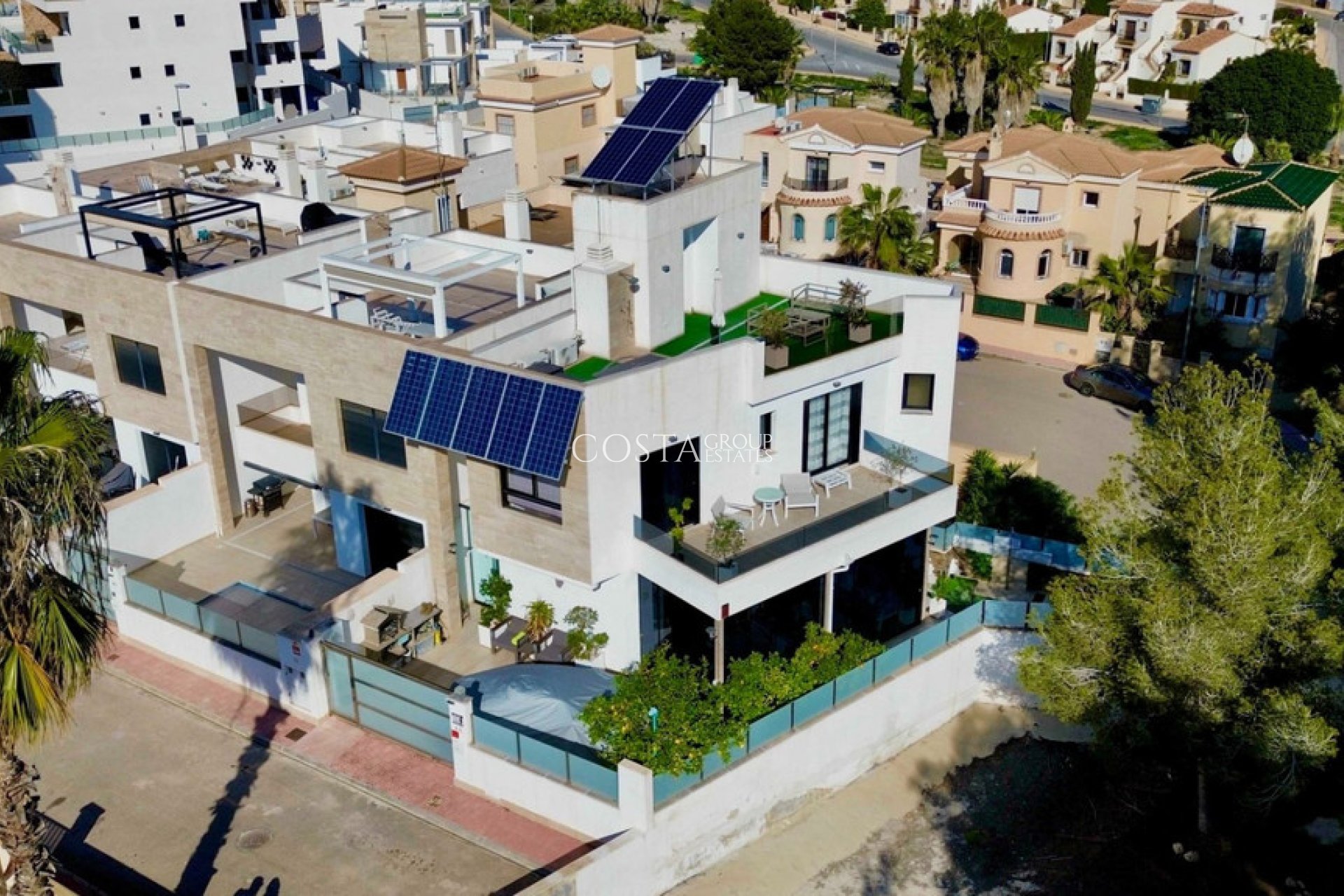 Herverkoop - Villa -
Orihuela - Villamartin