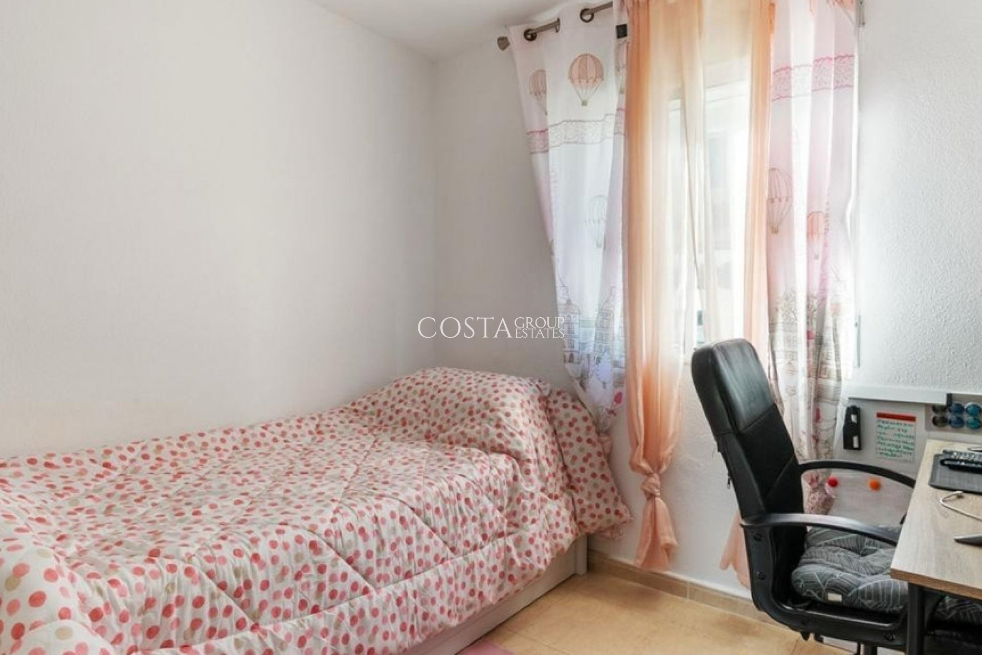 Herverkoop - Villa -
Orihuela - Villamartin