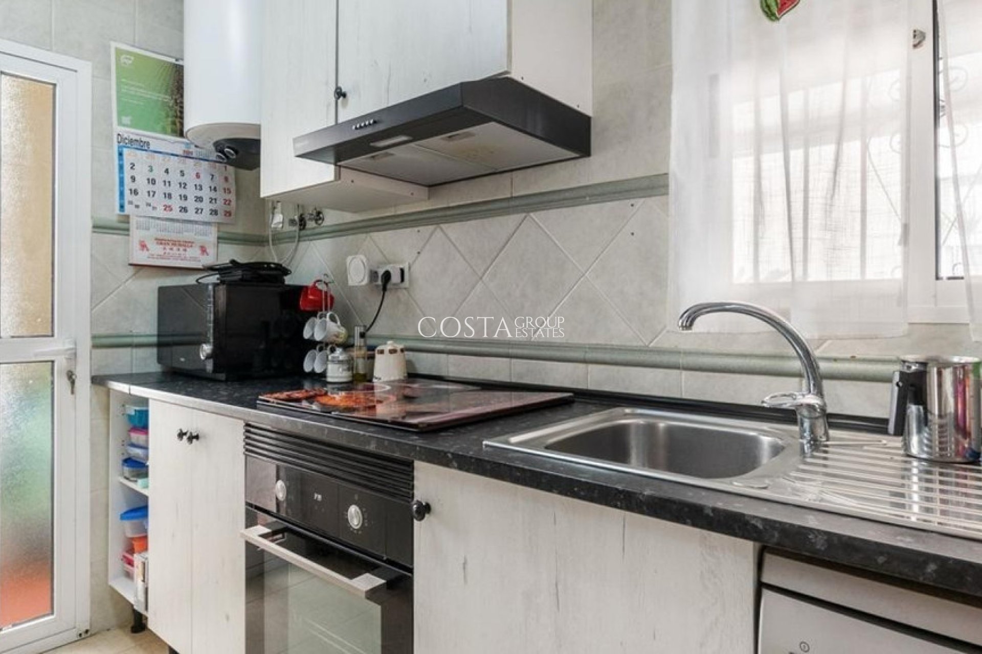 Herverkoop - Villa -
Orihuela - Villamartin