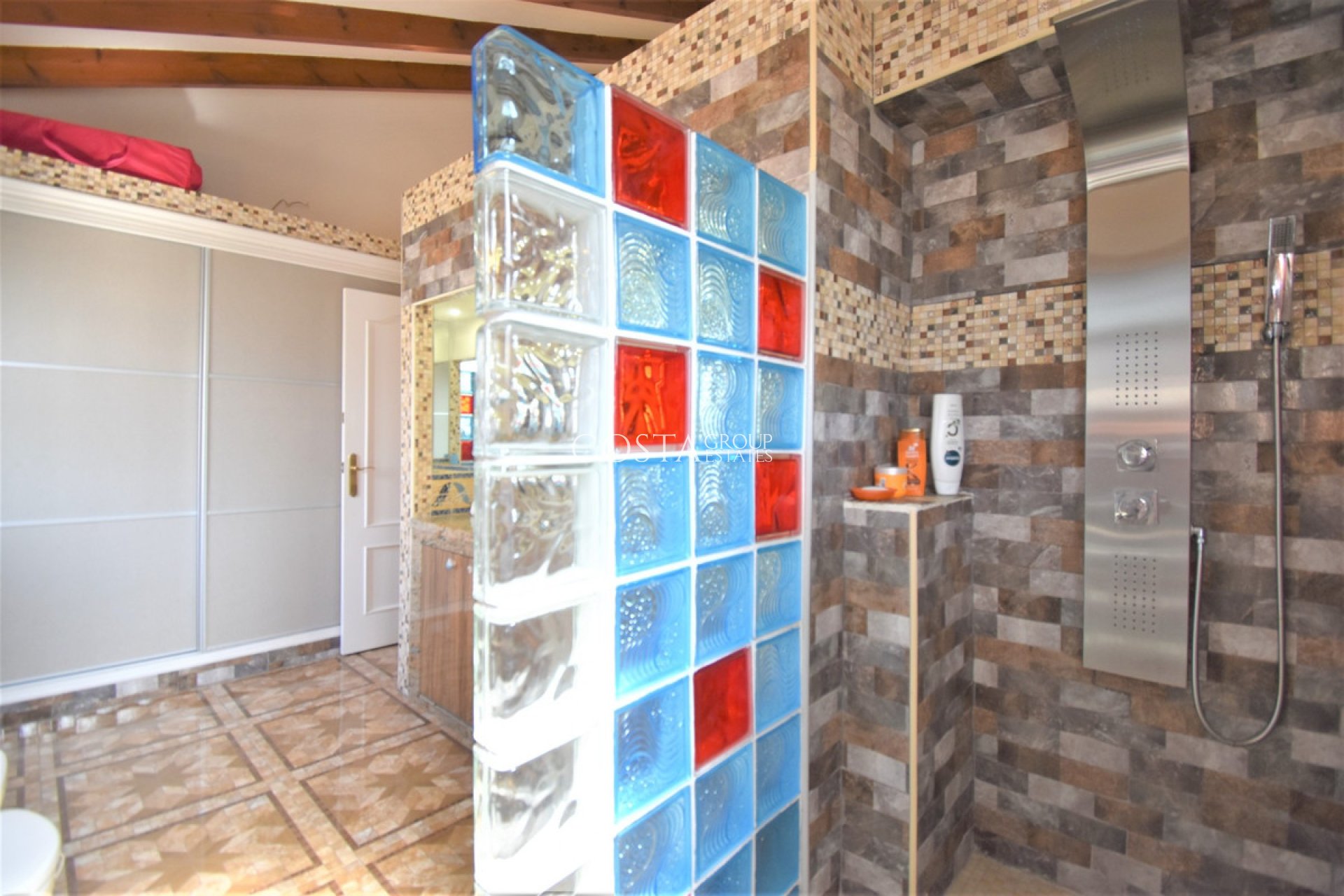 Herverkoop - Villa -
Orihuela - Villamartin