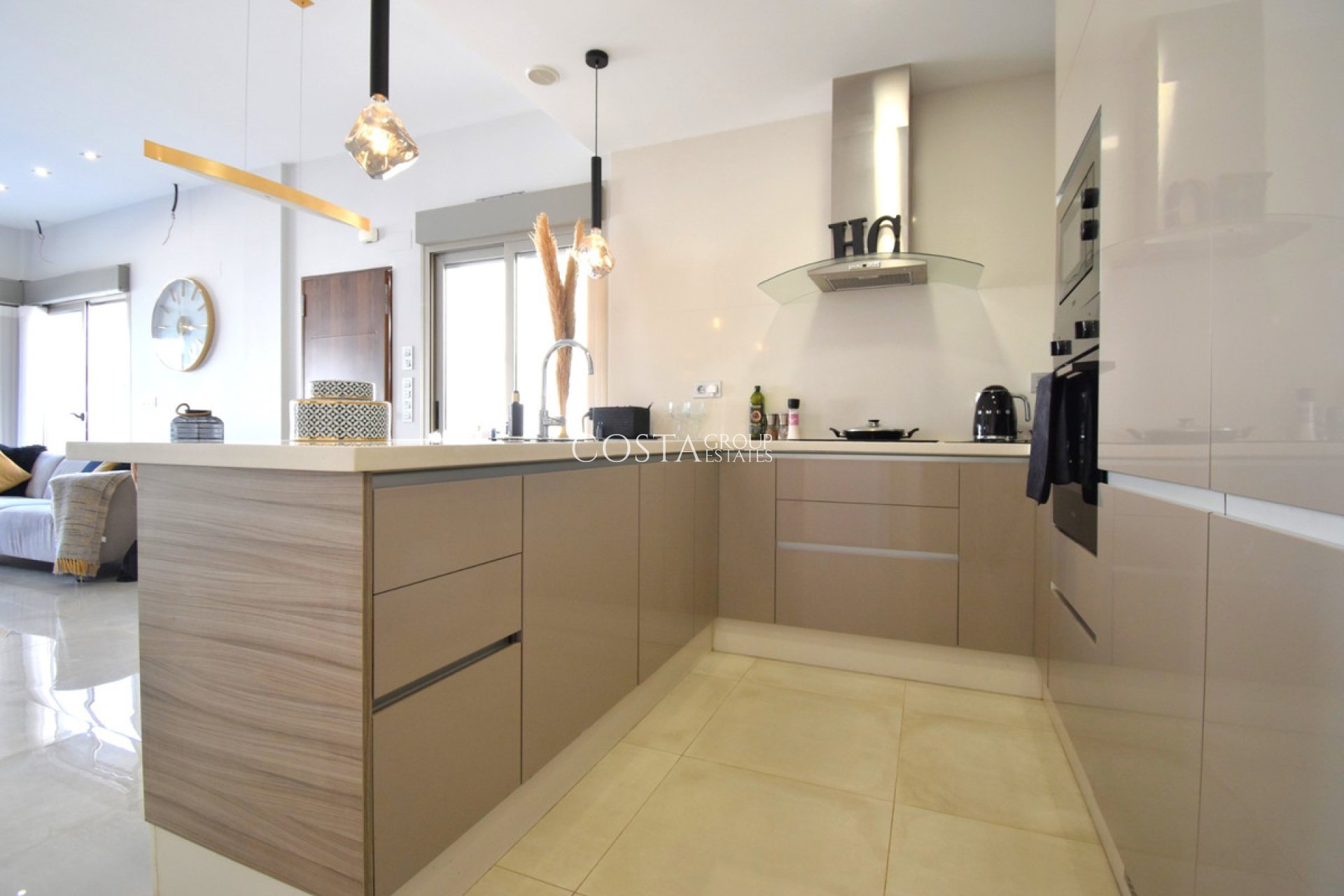 Herverkoop - Villa -
Orihuela - Villamartin