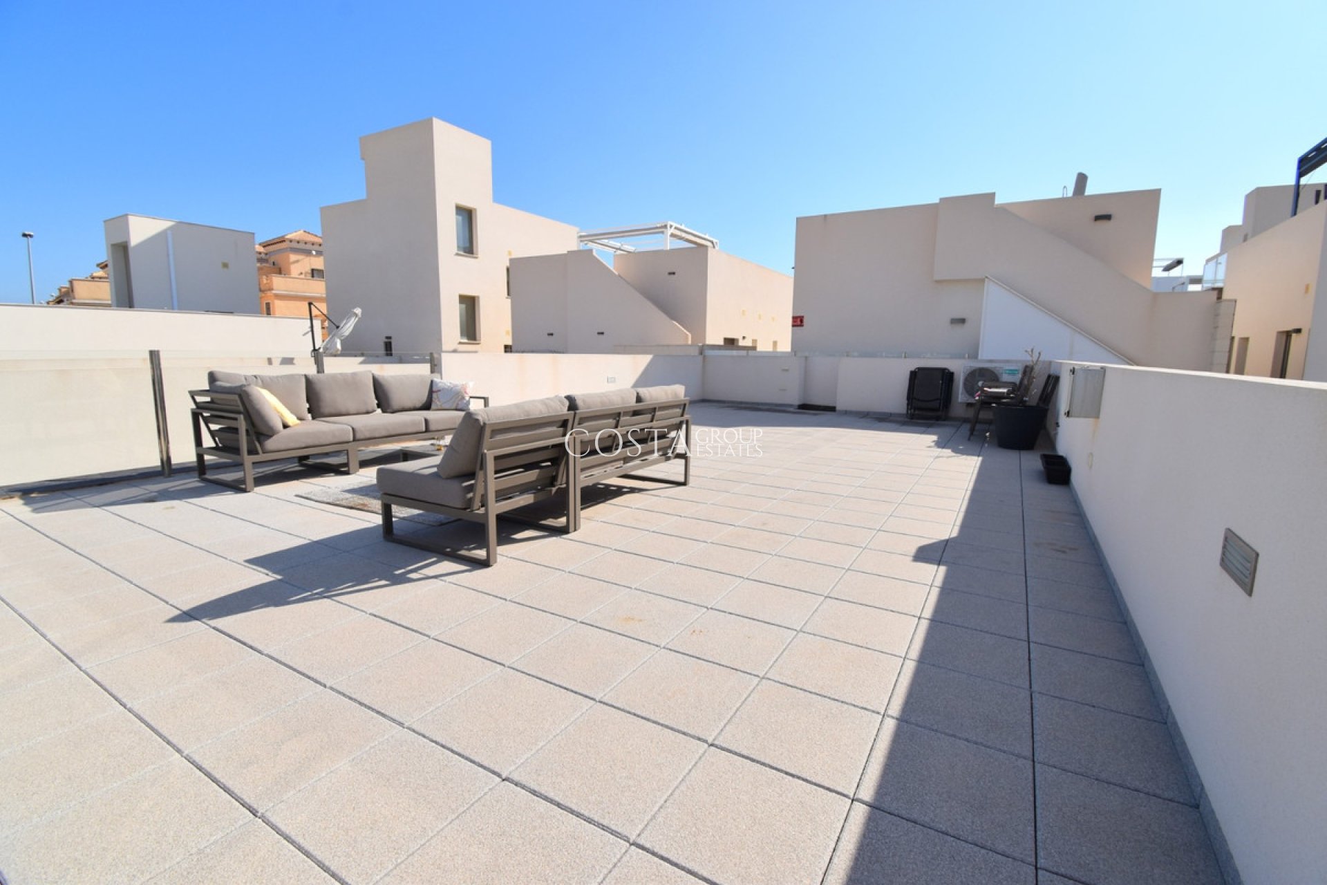 Herverkoop - Villa -
Orihuela - Villamartin