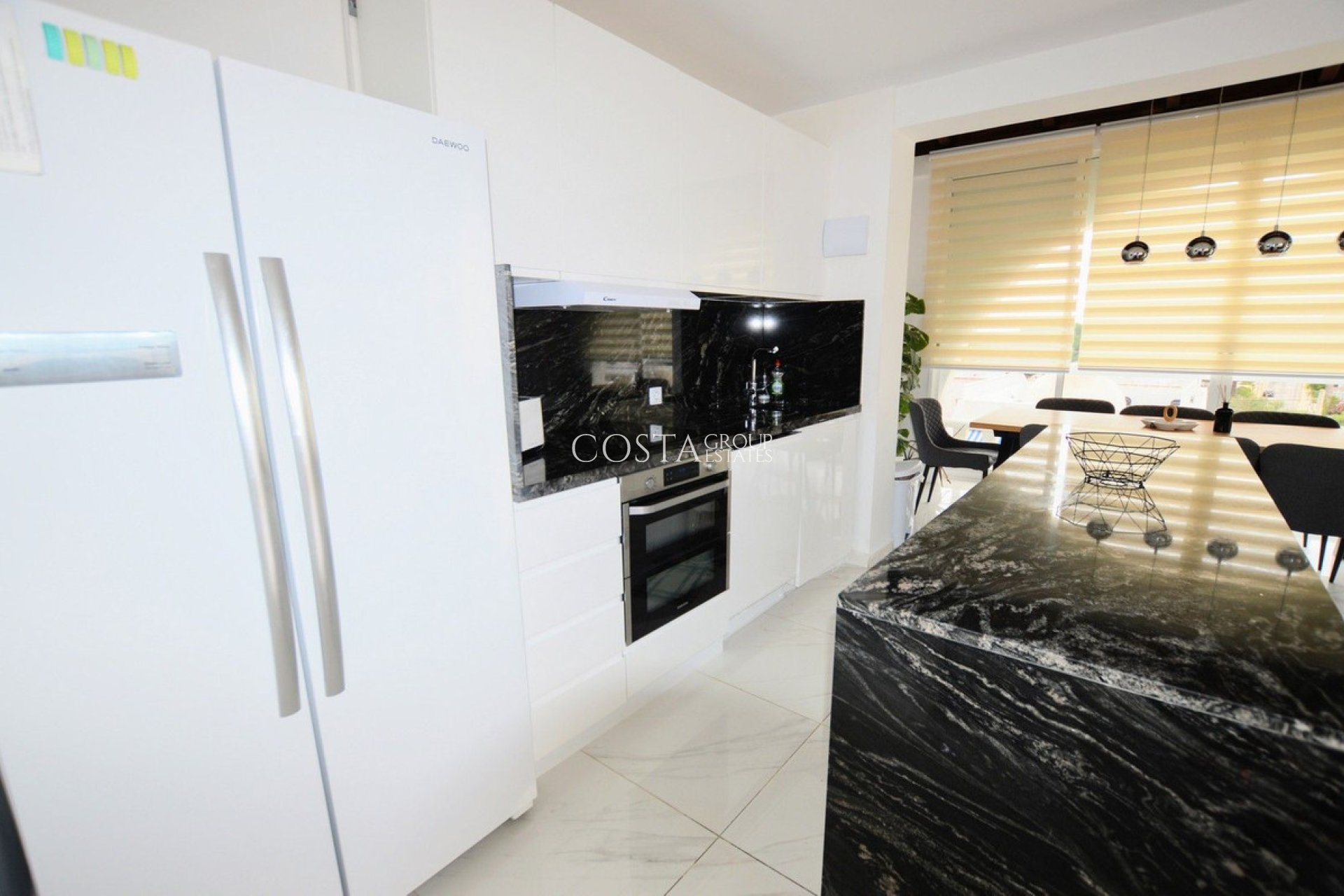 Herverkoop - Villa -
Orihuela - Villamartin