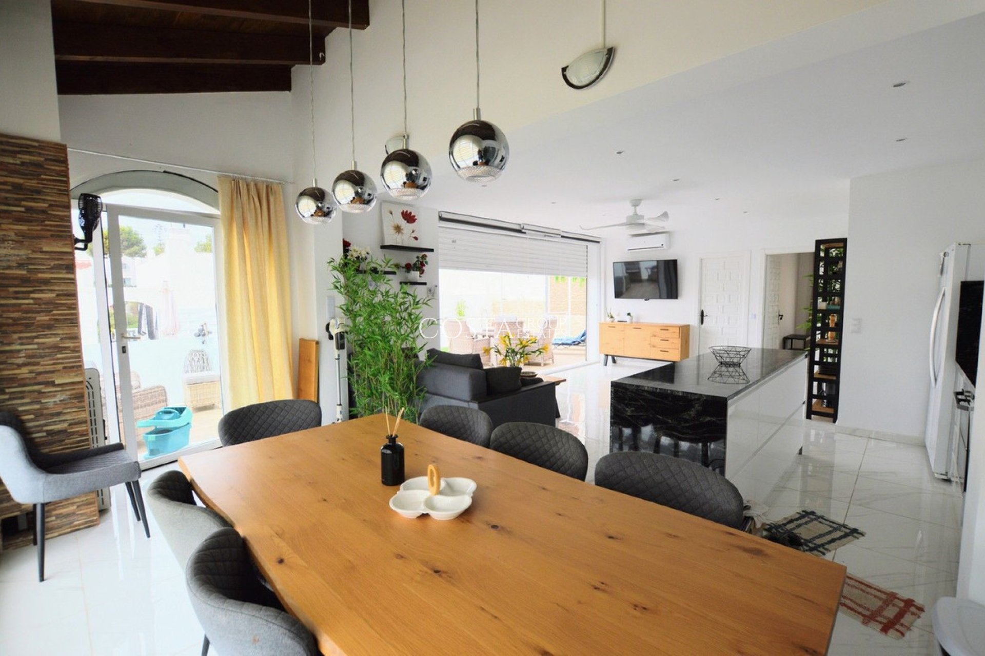 Herverkoop - Villa -
Orihuela - Villamartin