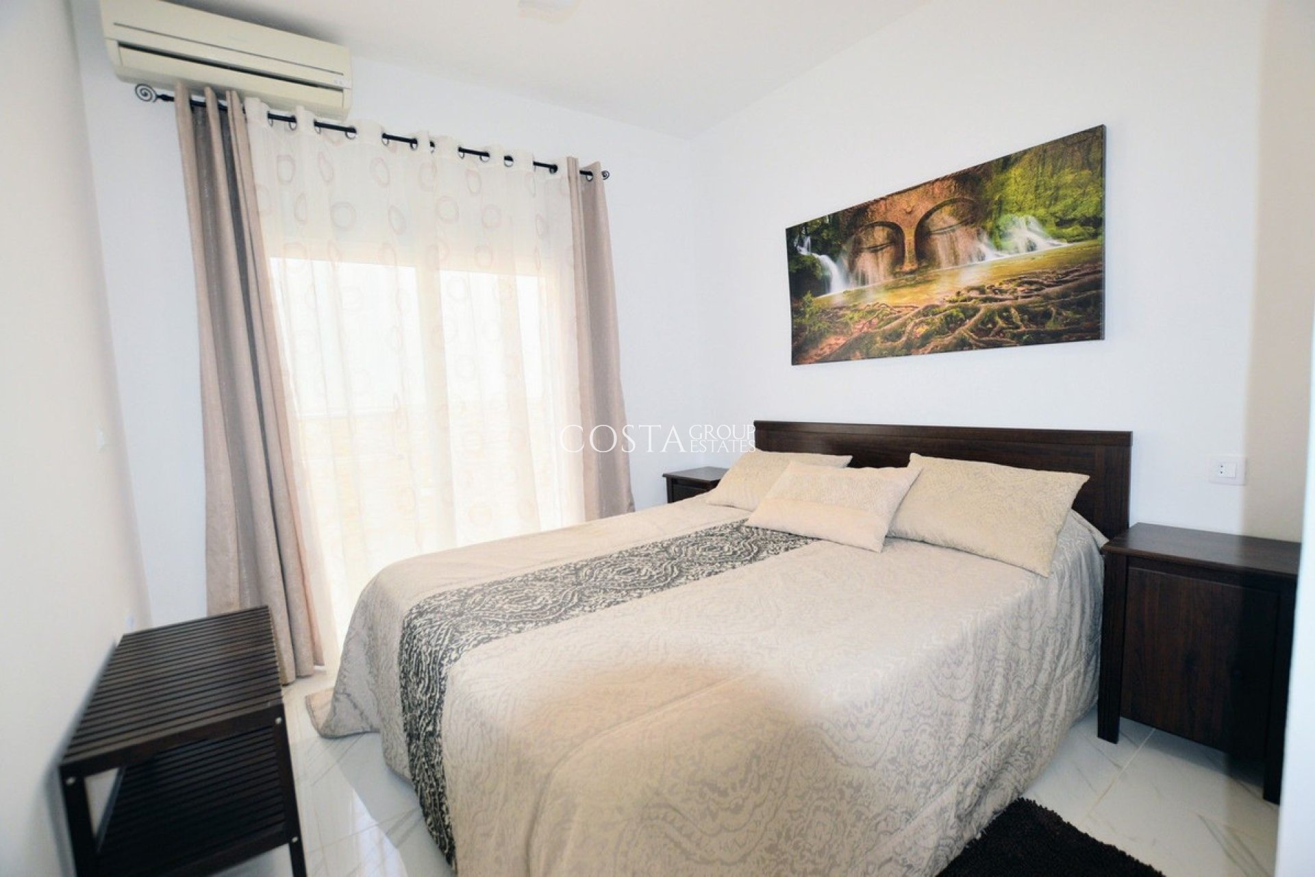 Herverkoop - Villa -
Orihuela - Villamartin