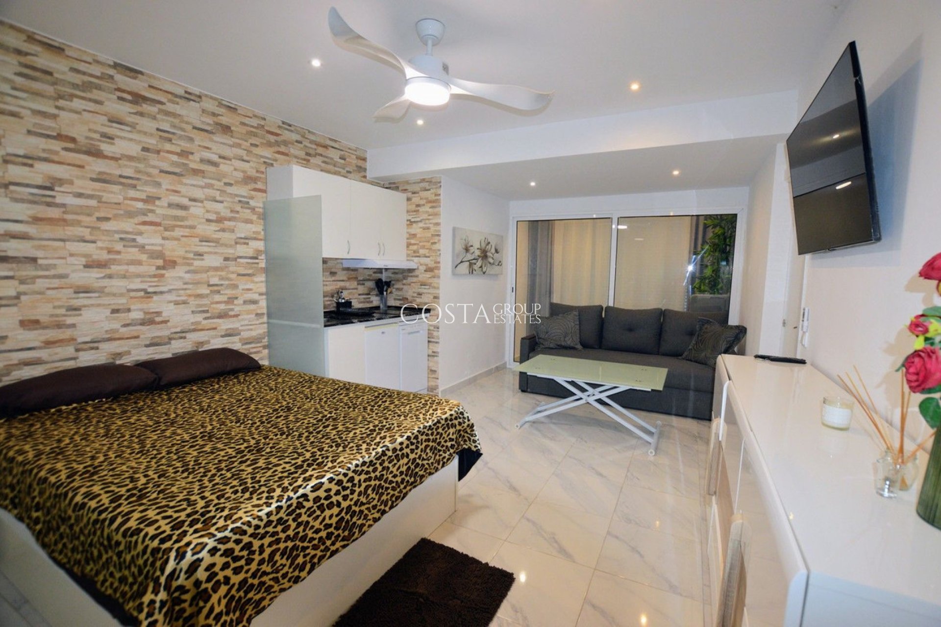 Herverkoop - Villa -
Orihuela - Villamartin