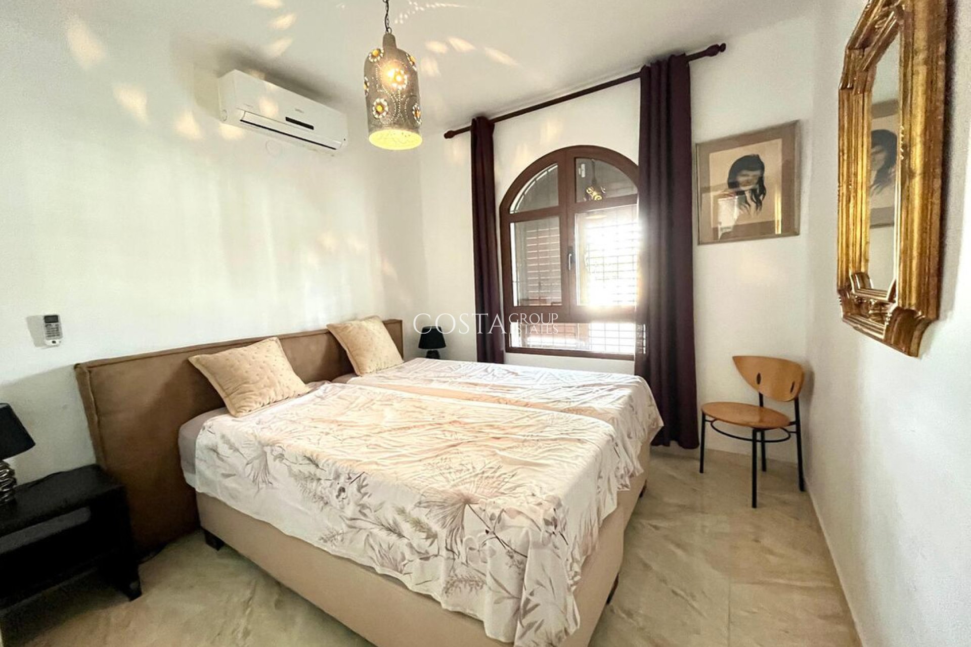 Herverkoop - Villa -
Orihuela - Villamartin