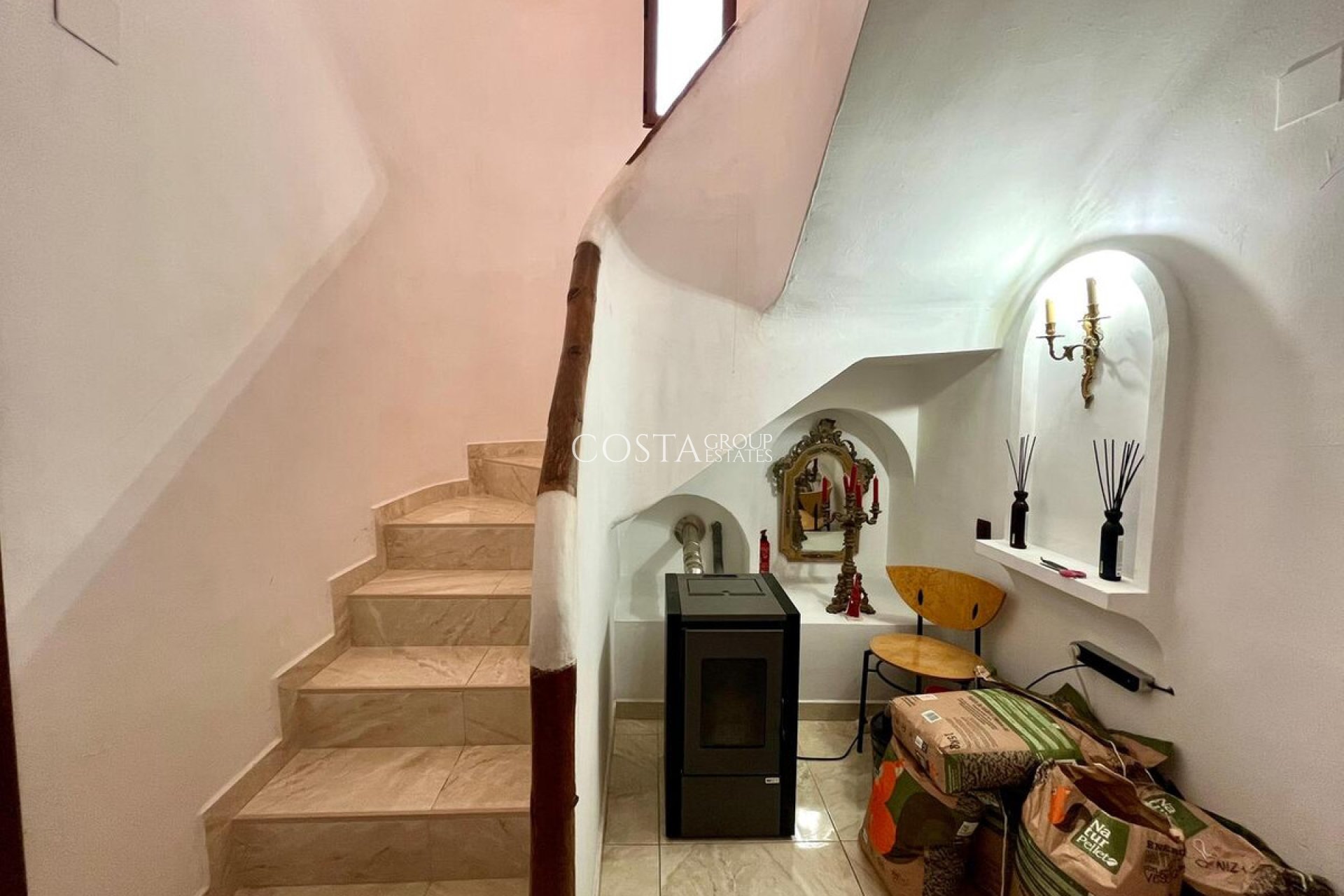 Herverkoop - Villa -
Orihuela - Villamartin