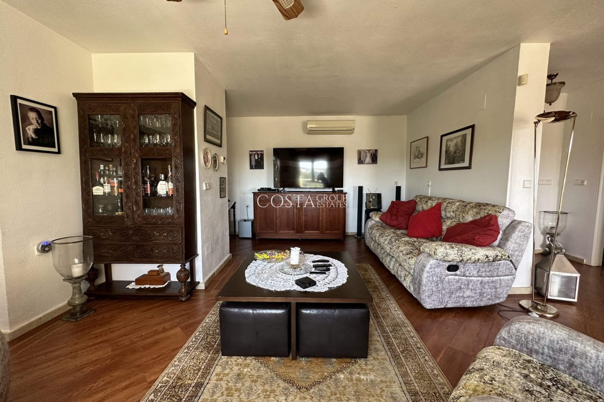 Herverkoop - Villa -
Orihuela - Villamartin