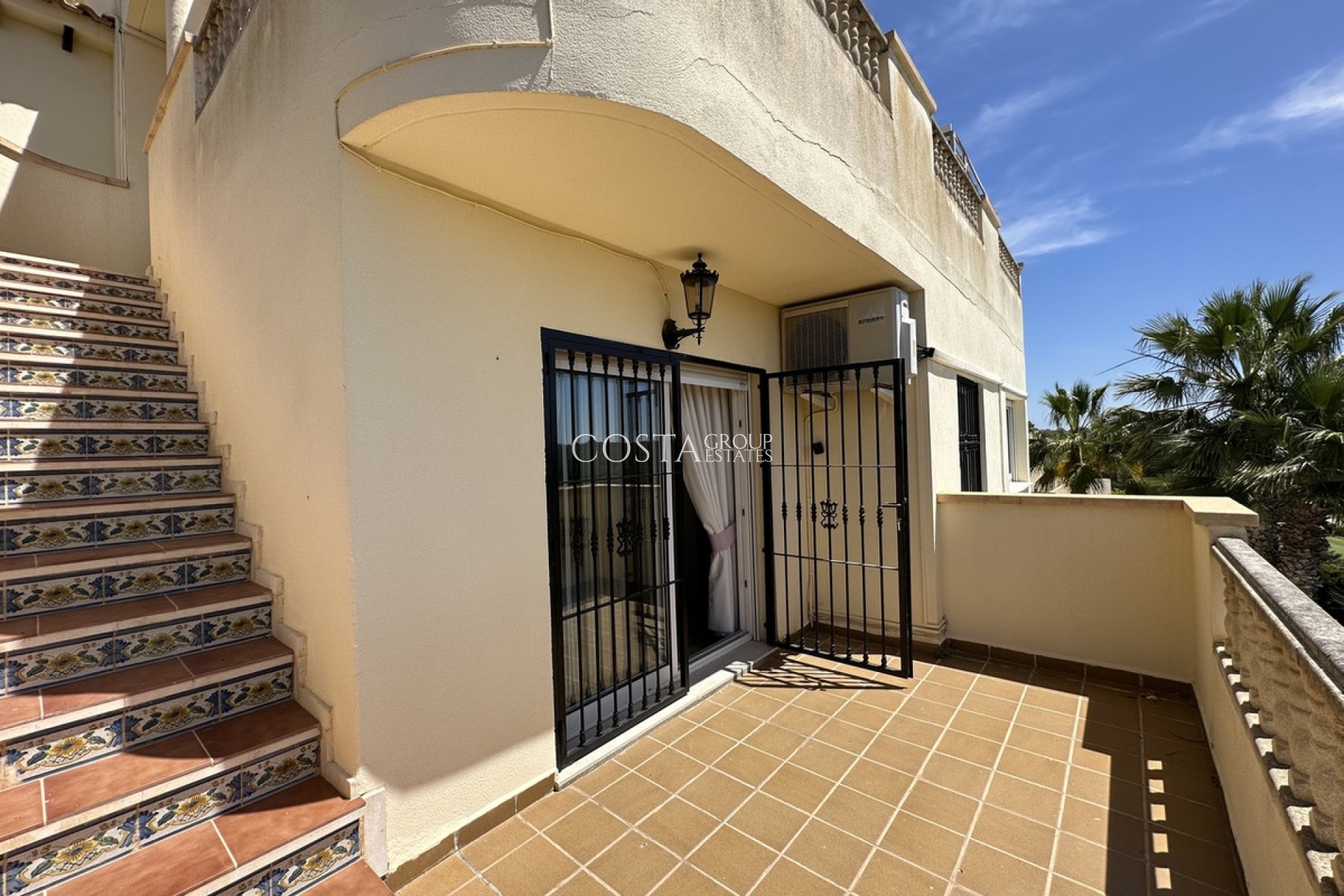 Herverkoop - Villa -
Orihuela - Villamartin