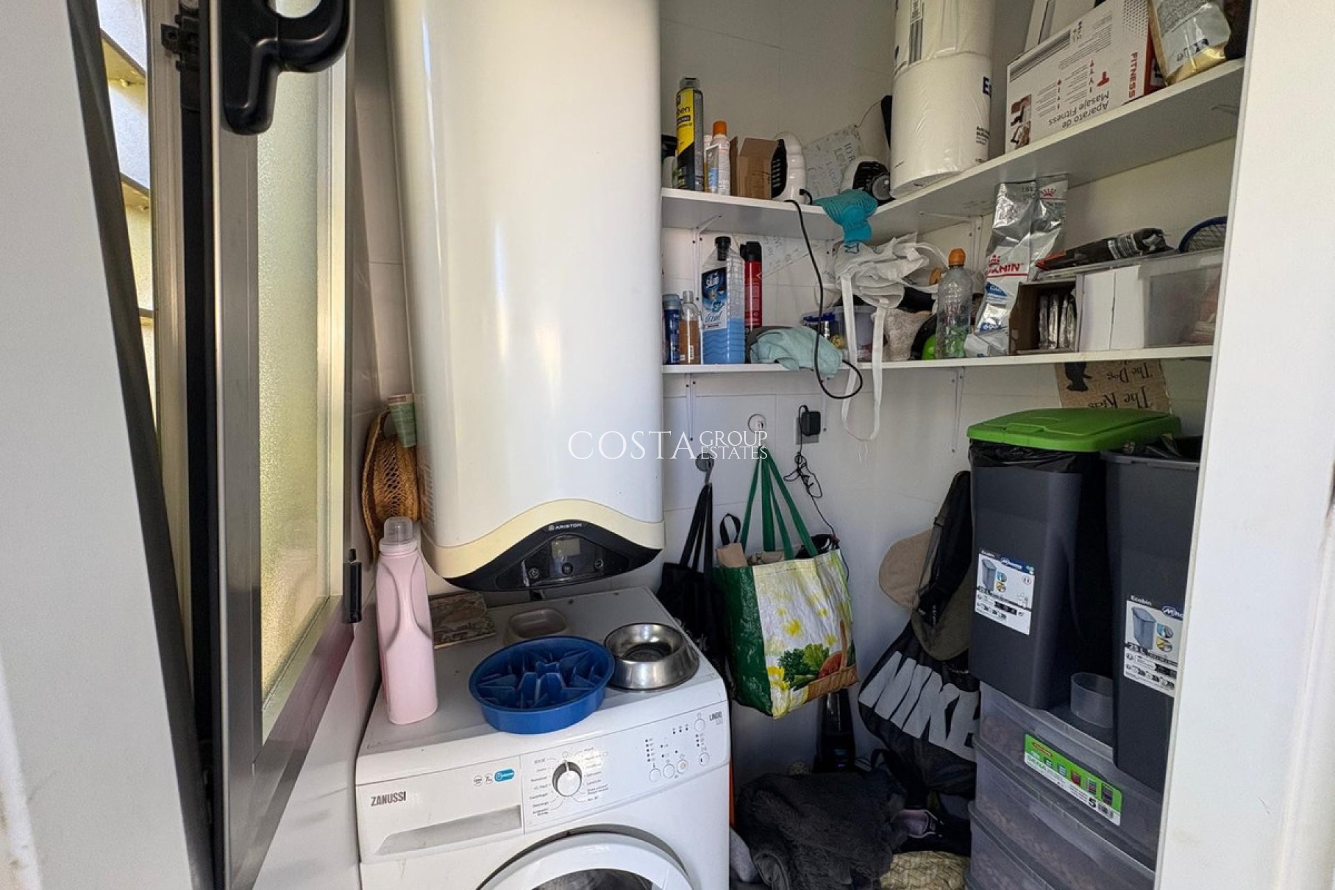 Herverkoop - Villa -
Orihuela - Villamartin