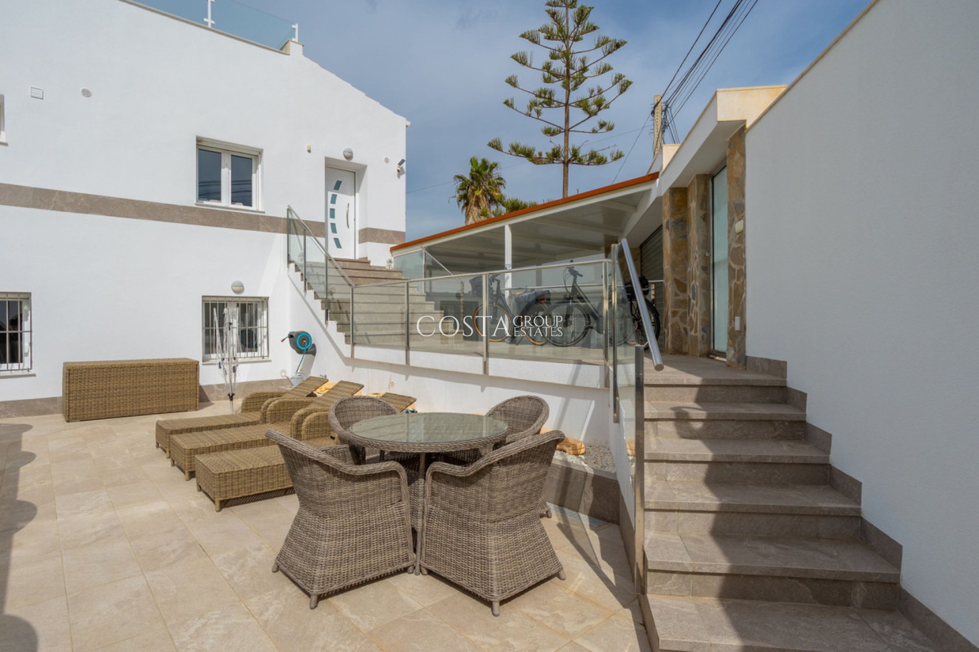 Herverkoop - Villa -
Orihuela - Villamartin