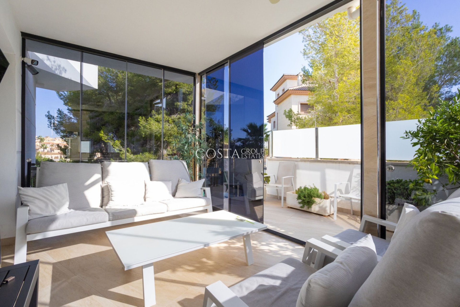 Herverkoop - Villa -
Orihuela - Villamartin