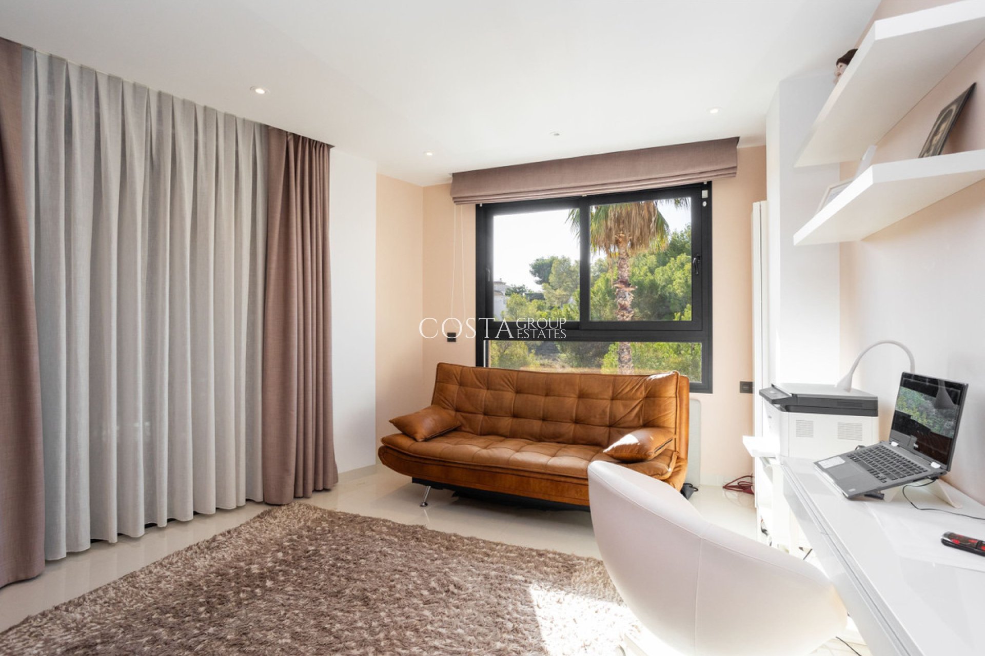 Herverkoop - Villa -
Orihuela - Villamartin