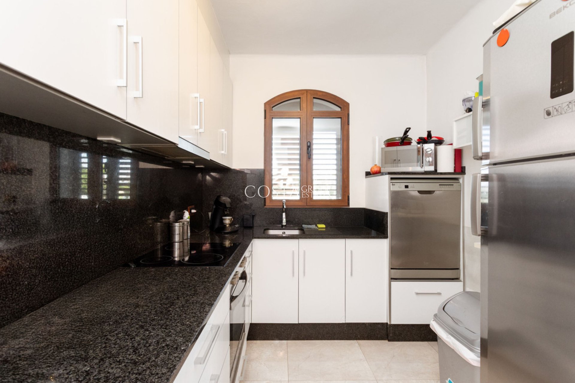 Herverkoop - Villa -
Orihuela - Villamartin