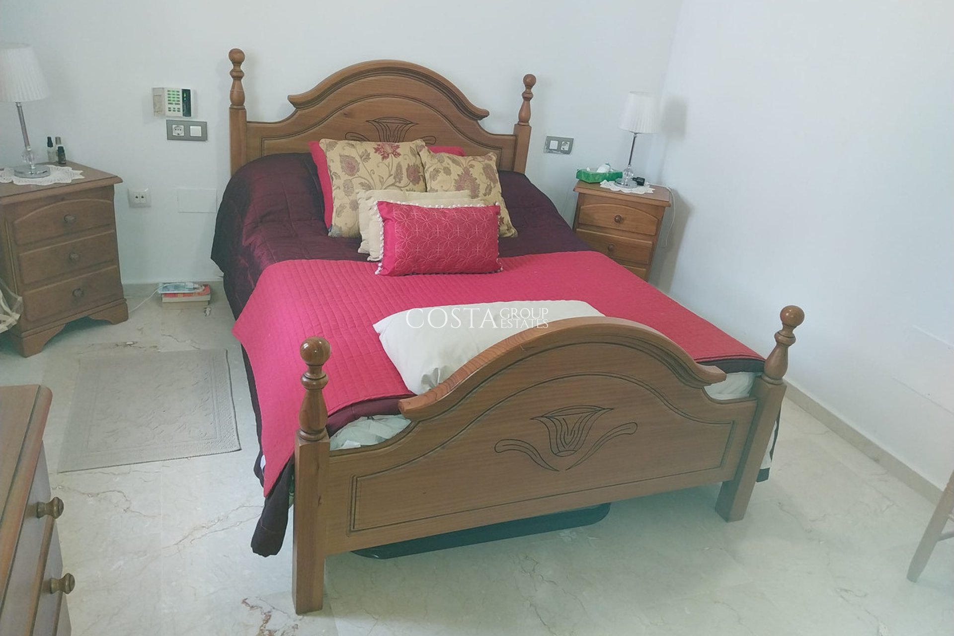 Herverkoop - Villa -
Orihuela - Villamartin