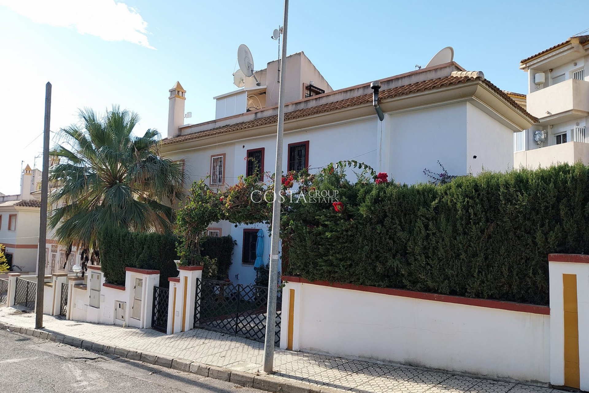 Herverkoop - Villa -
Orihuela - Villamartin